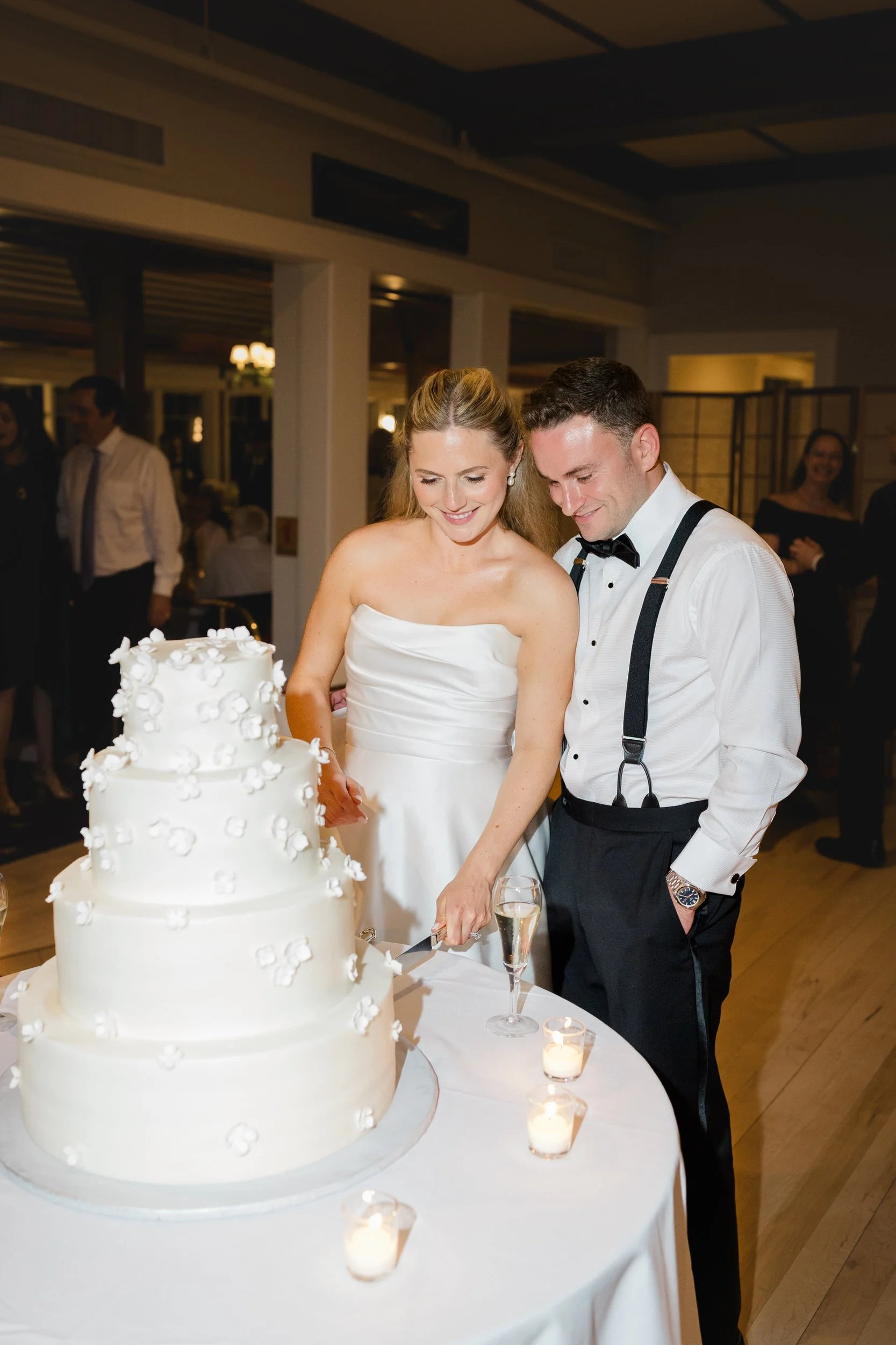 Timeless coastal wedding cake design with intricate floral detailing in Marblehead, Massachusetts.