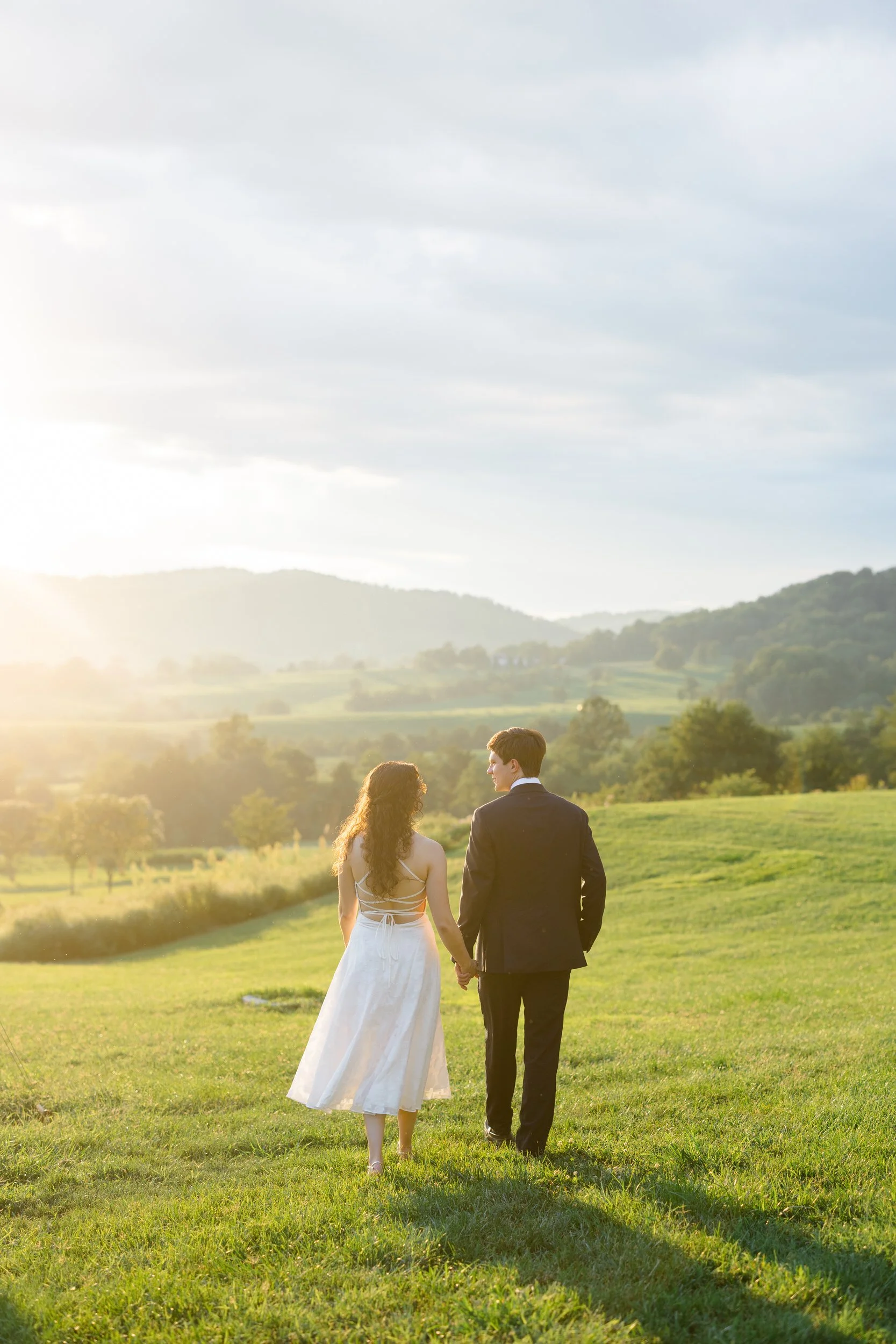 Virginia wine country engagement photos at sunset