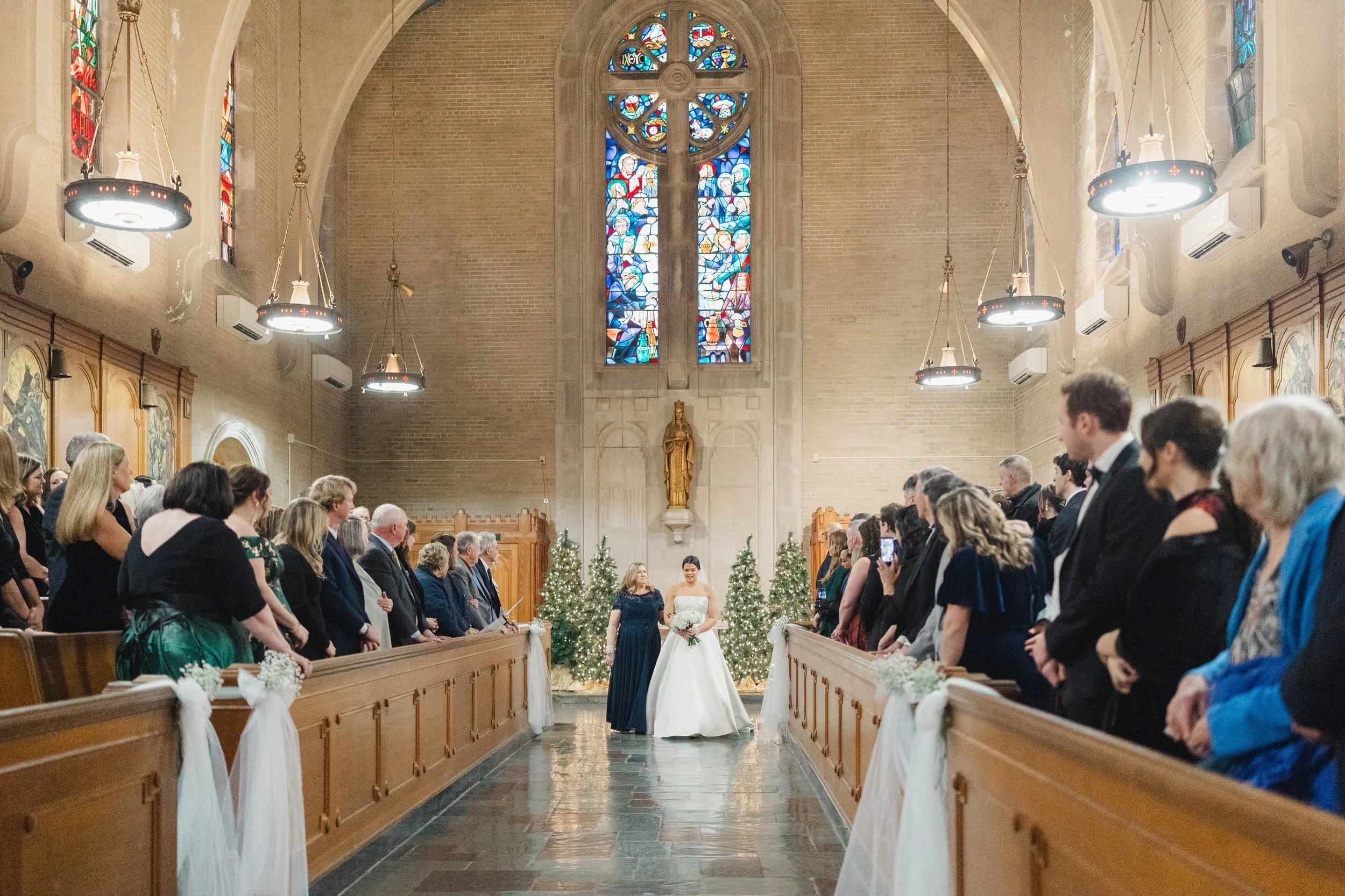Wedding ceremony at Aldrich Mansion in Warwick Rhode Island