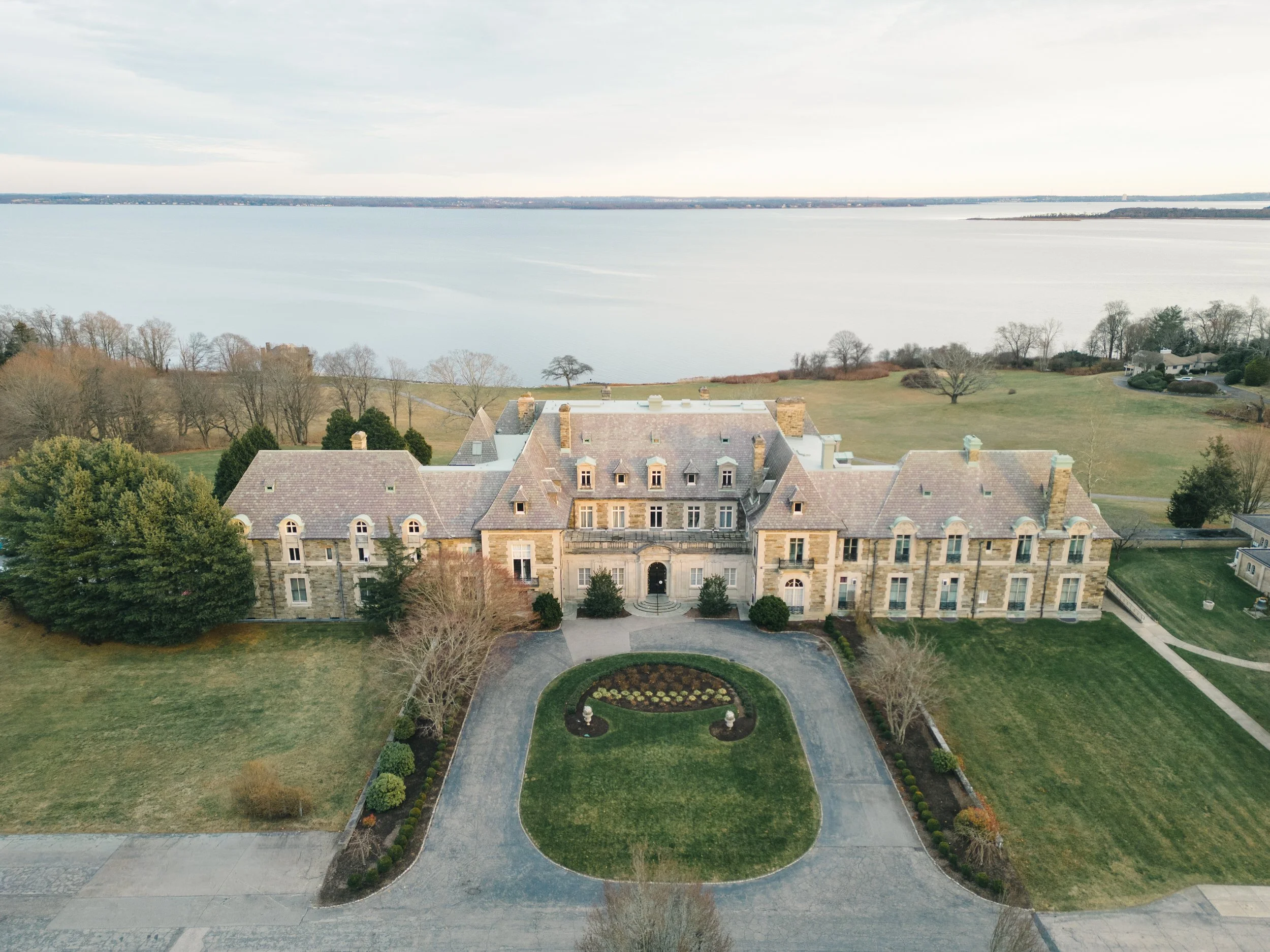 Aldrich Mansion wedding venue in Warwick Rhode Island
