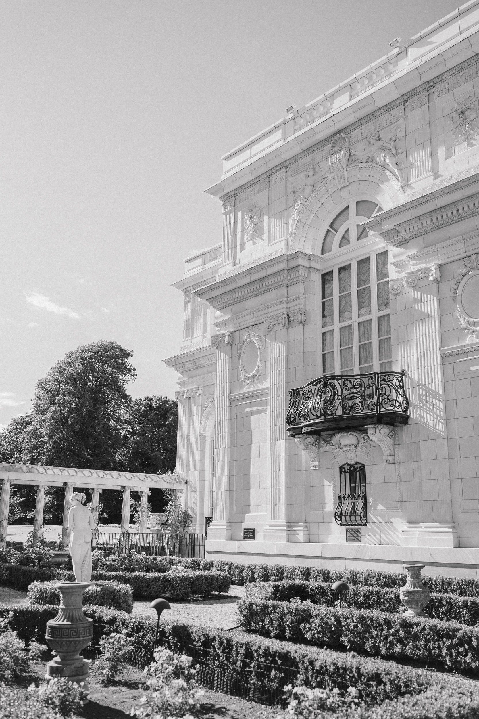 Iconic Gilded Age architecture of Rosecliff Mansion in Newport
