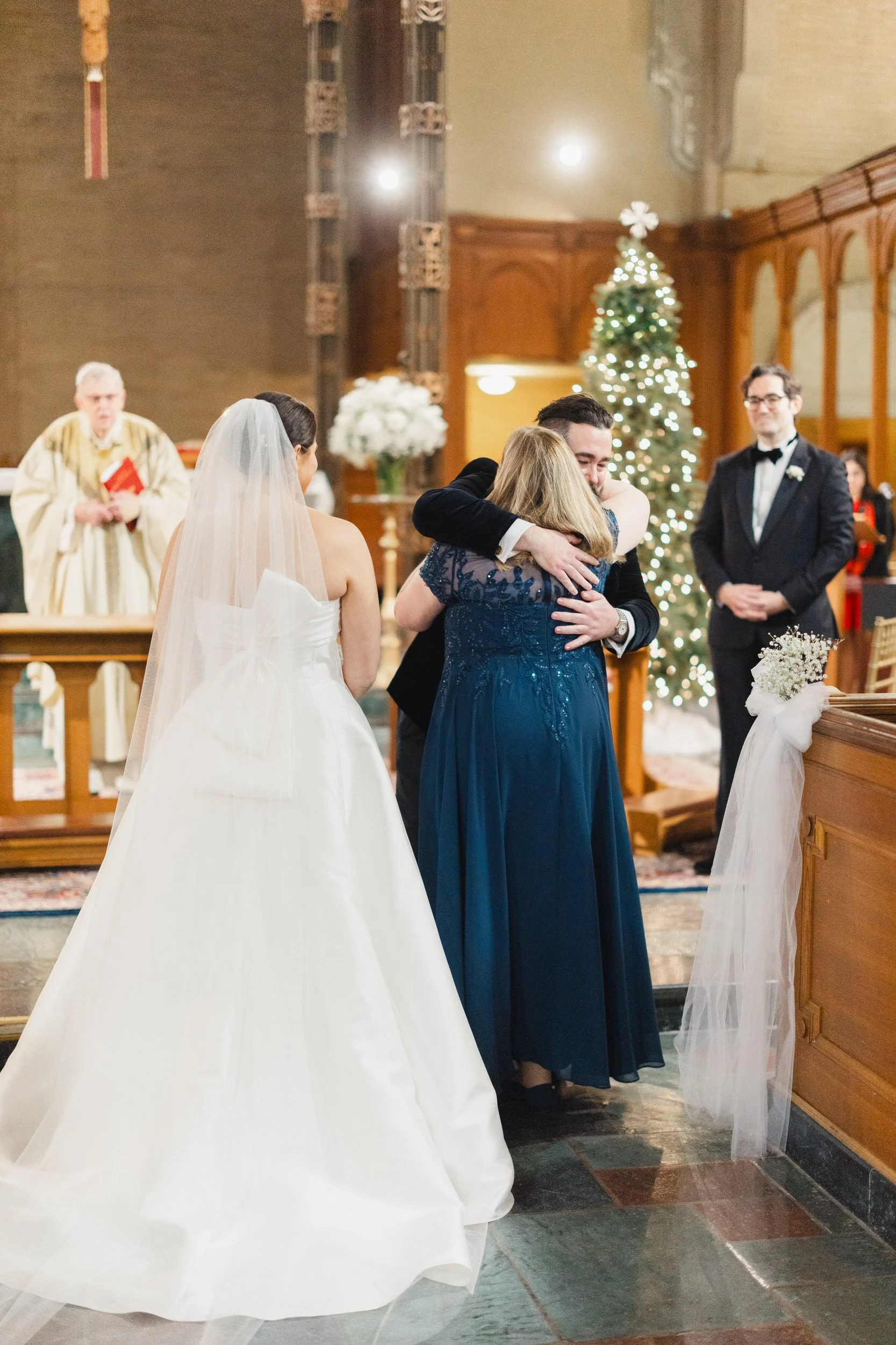 Aldrich Mansion wedding ceremony photographed in winter