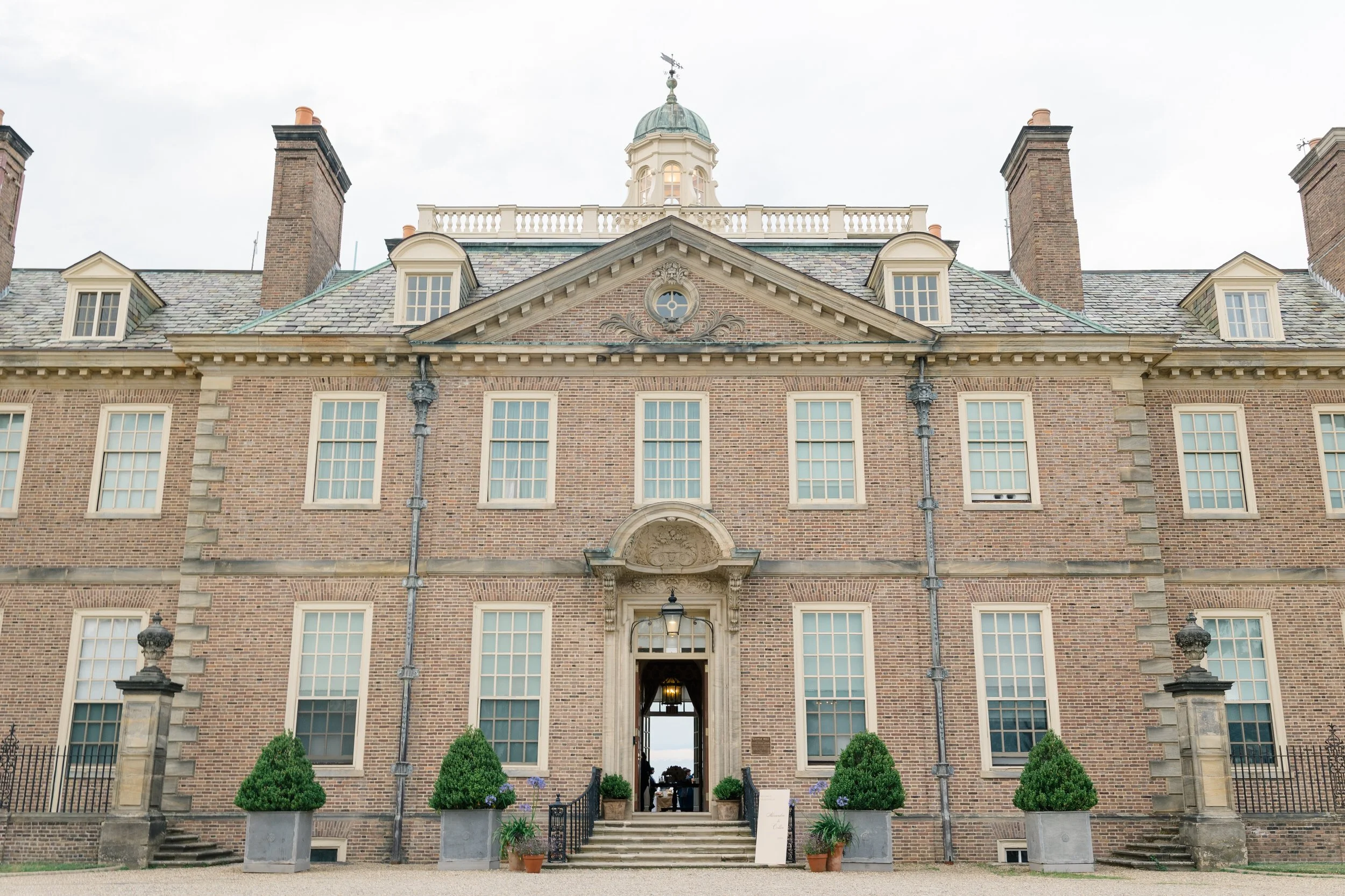 Luxury reception details at Castle Hill on the Crane Estate.