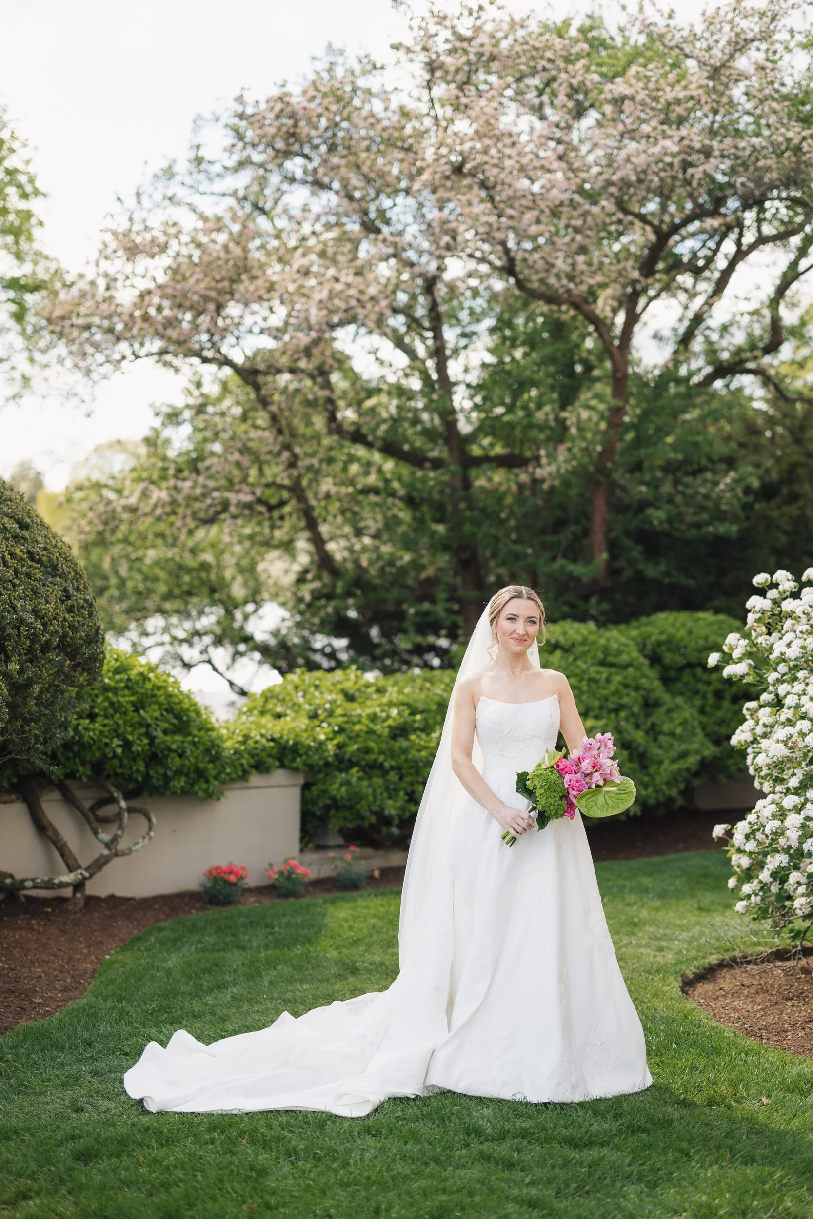 Modern bridal portraits with natural light at North Shore wedding venue