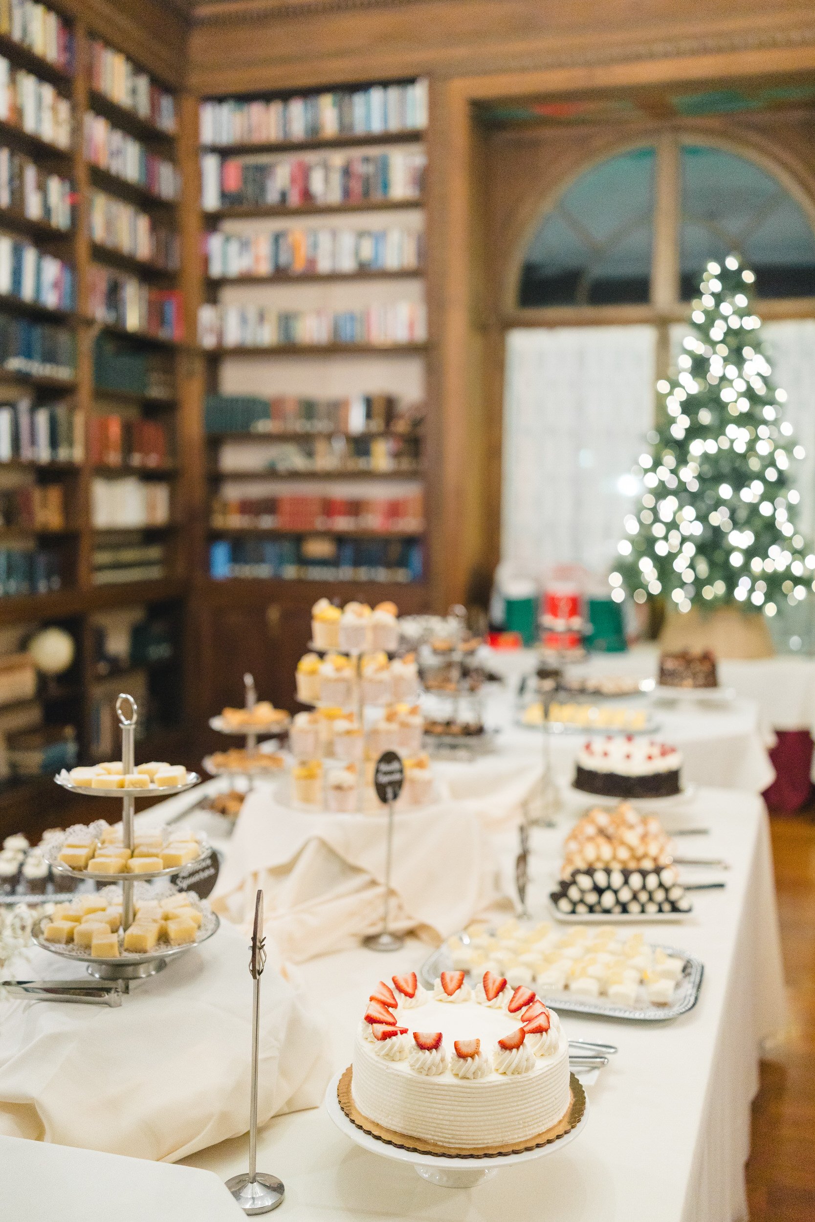 Elegant indoor reception at Aldrich Mansion Rhode Island