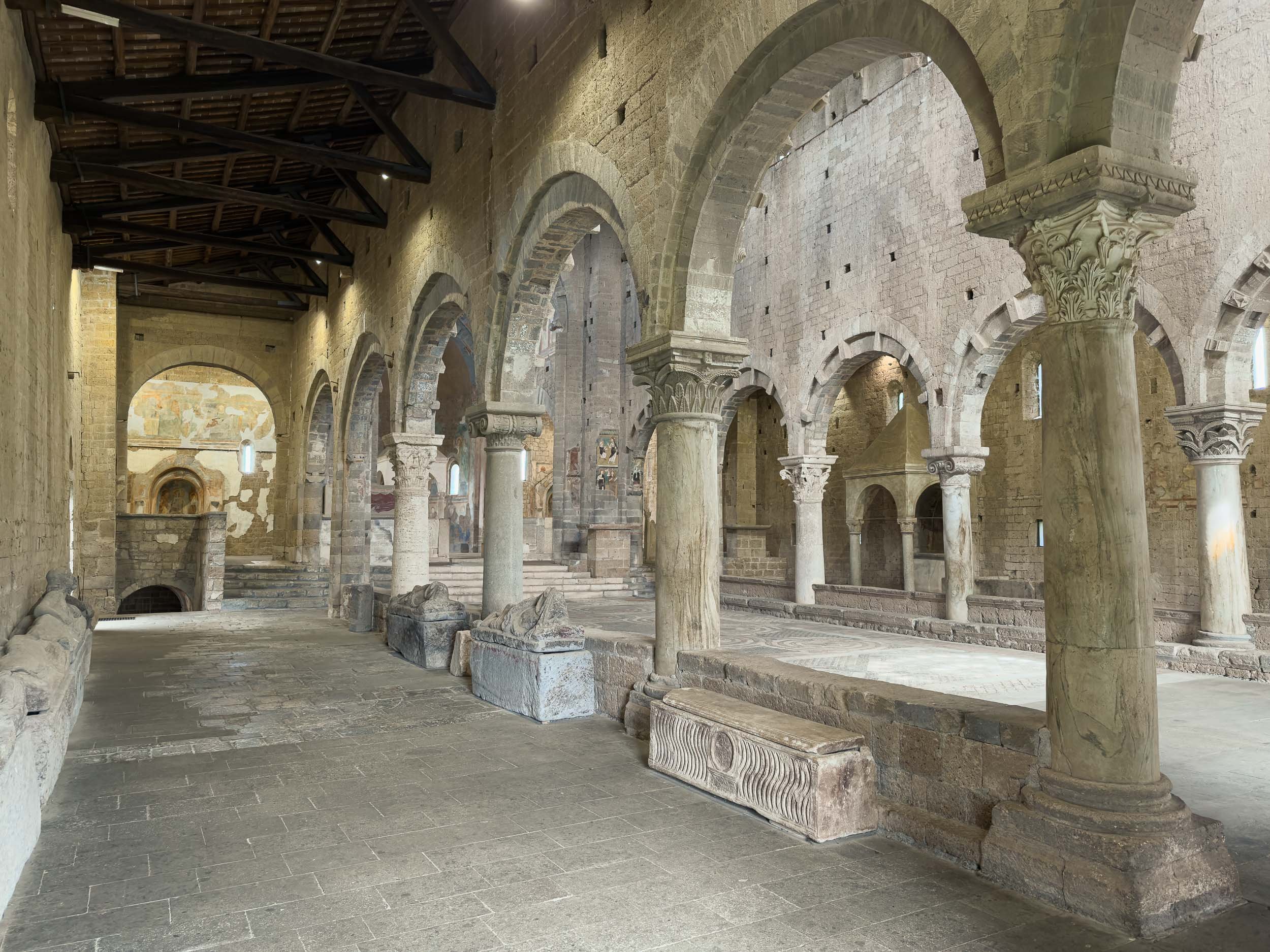 Chiesa di San Pietro a Tuscania-78.jpg