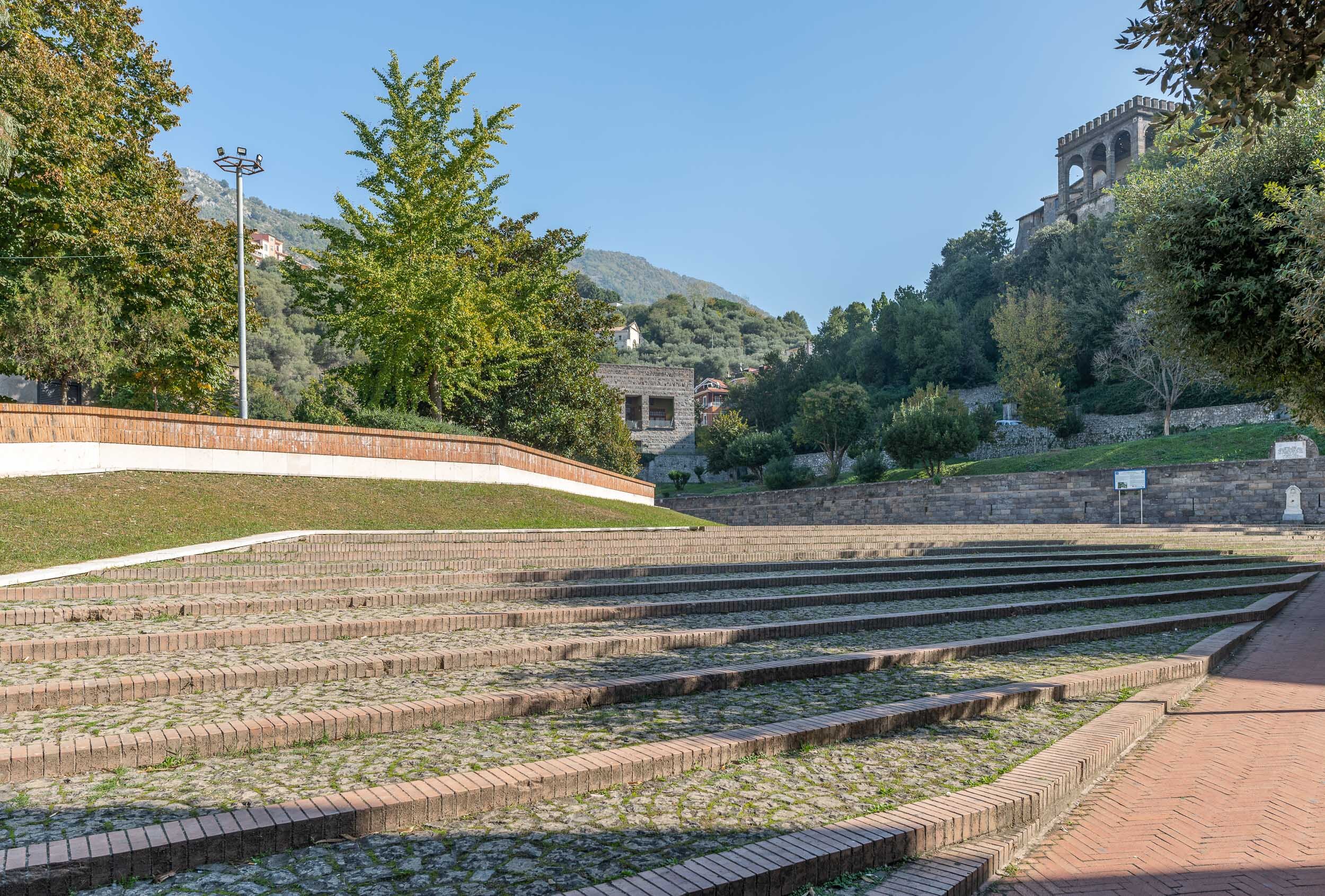 Piazza Lancellotti 2