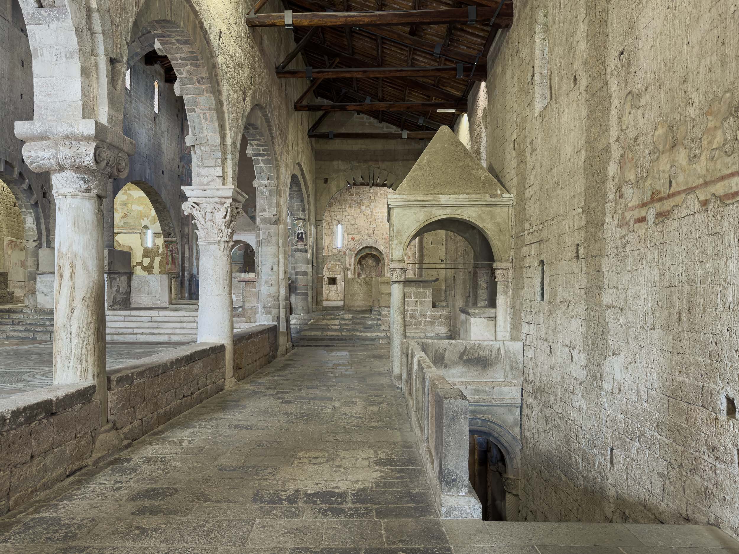 Chiesa di San Pietro a Tuscania-122.jpg