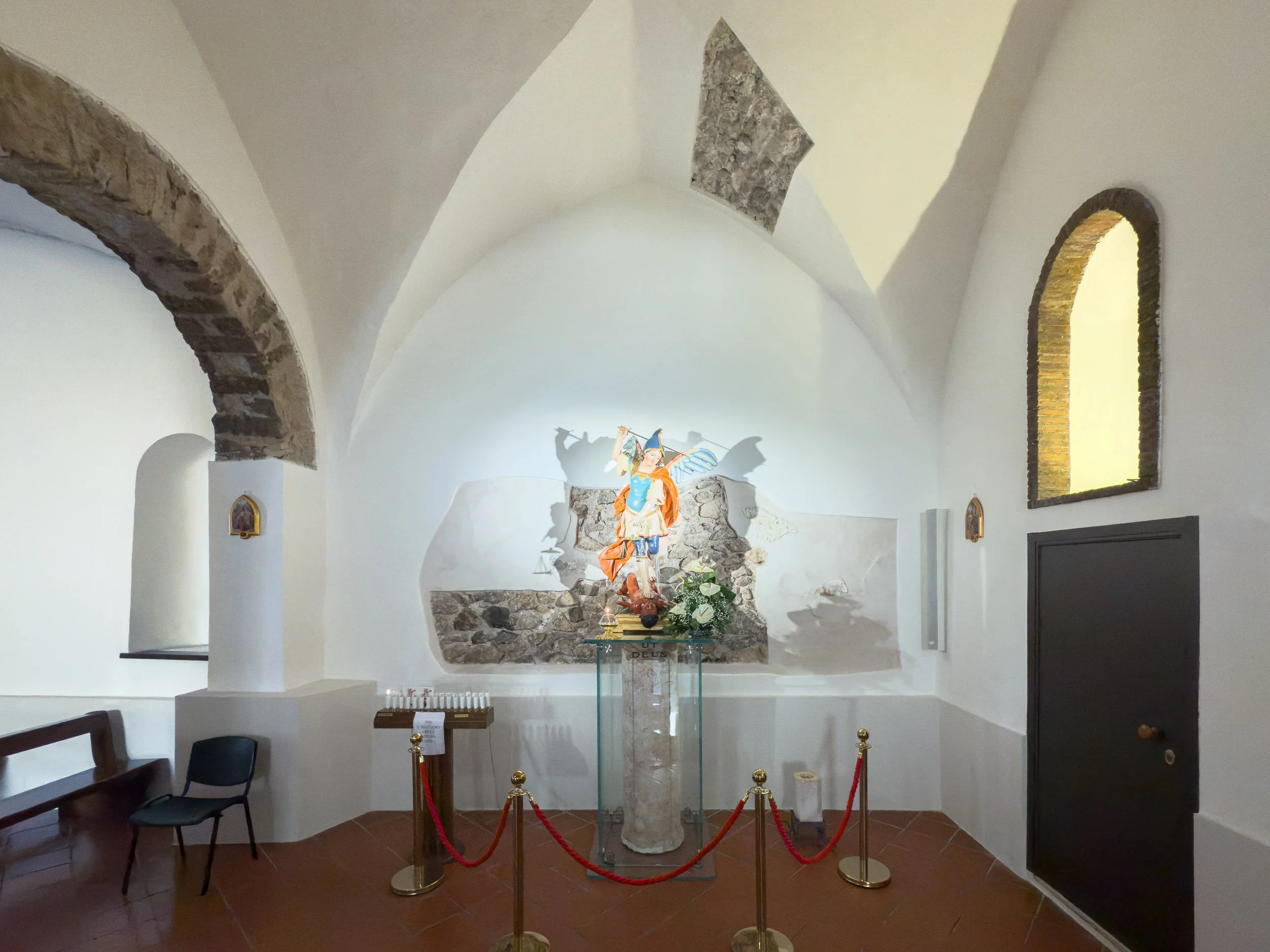 Chiesa di San Michele Arcangelo extra moenia 31