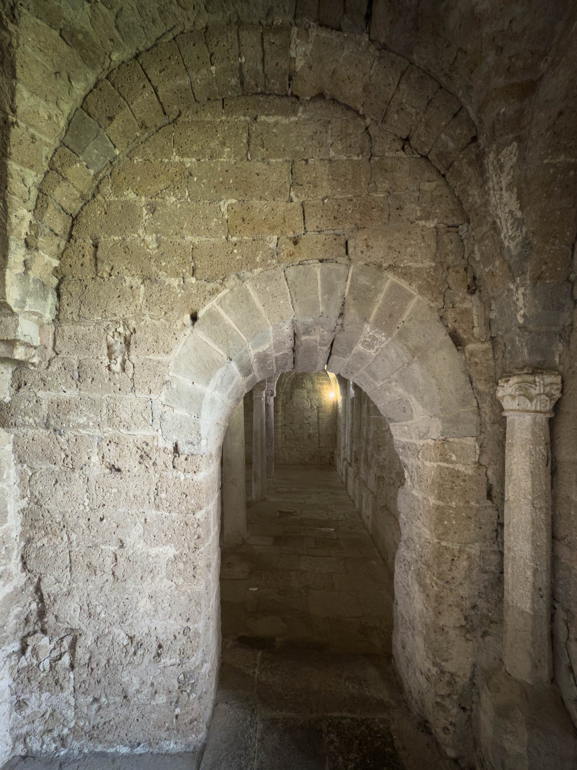 Chiesa di San Pietro a Tuscania-120.jpg