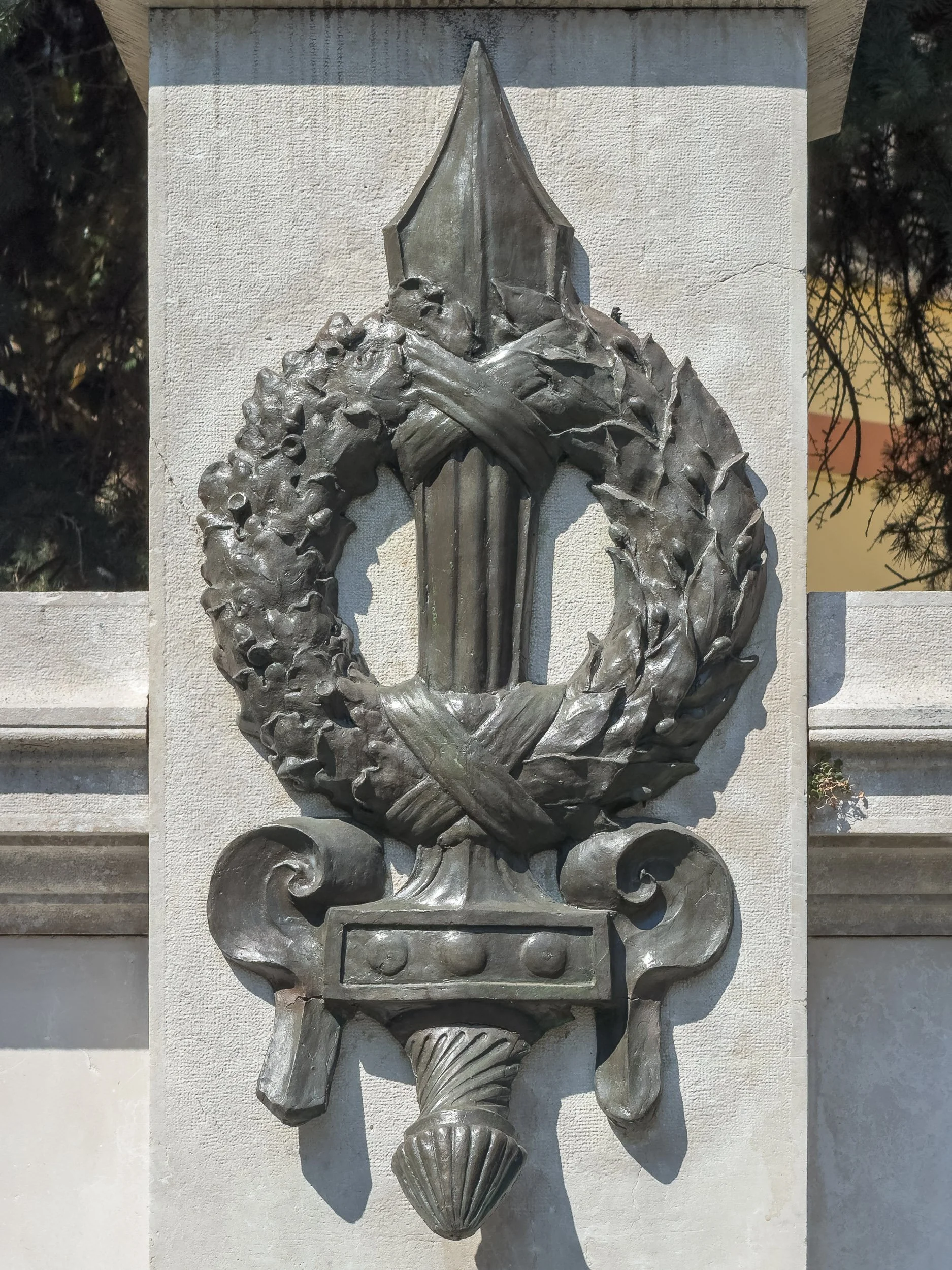 Monumento ai fratelli De Simone 3