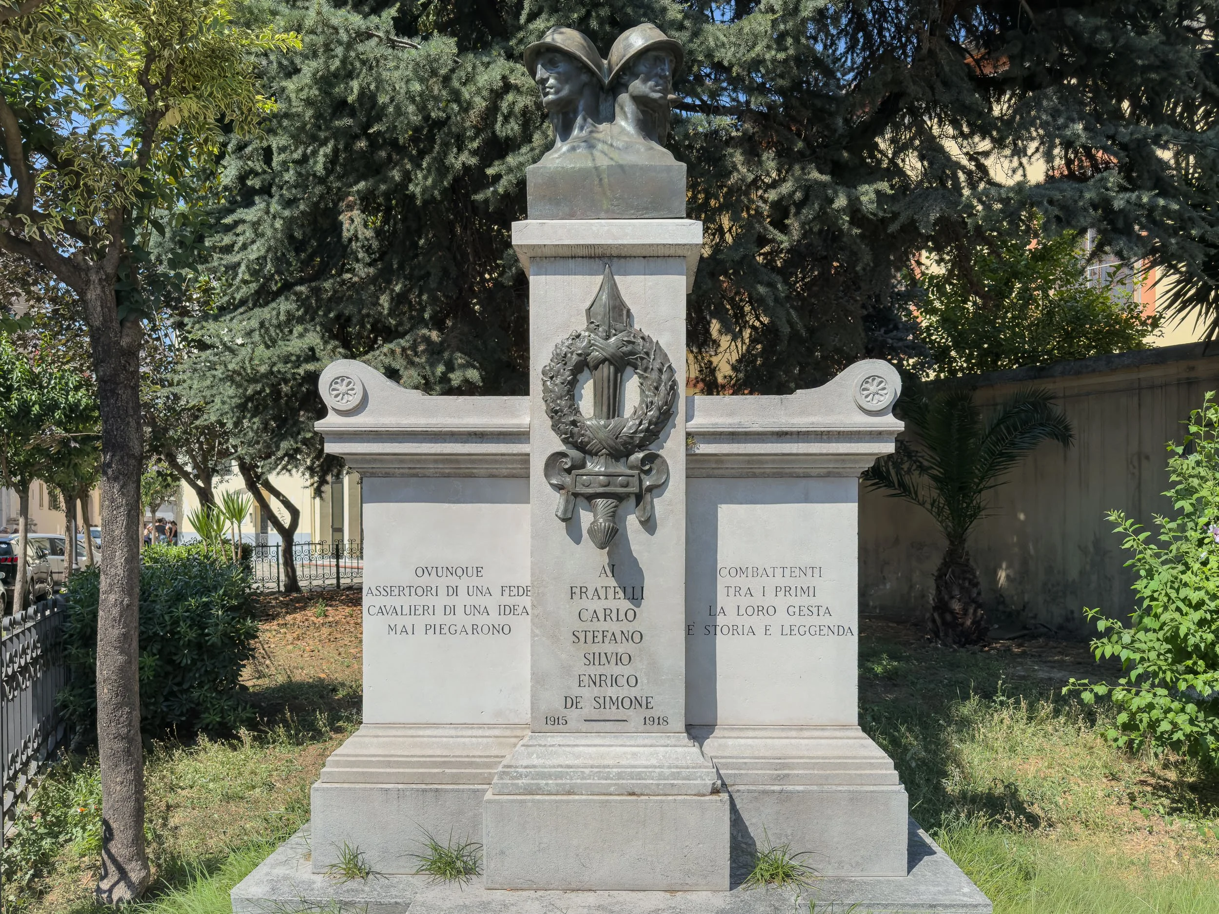 Monumento ai fratelli De Simone