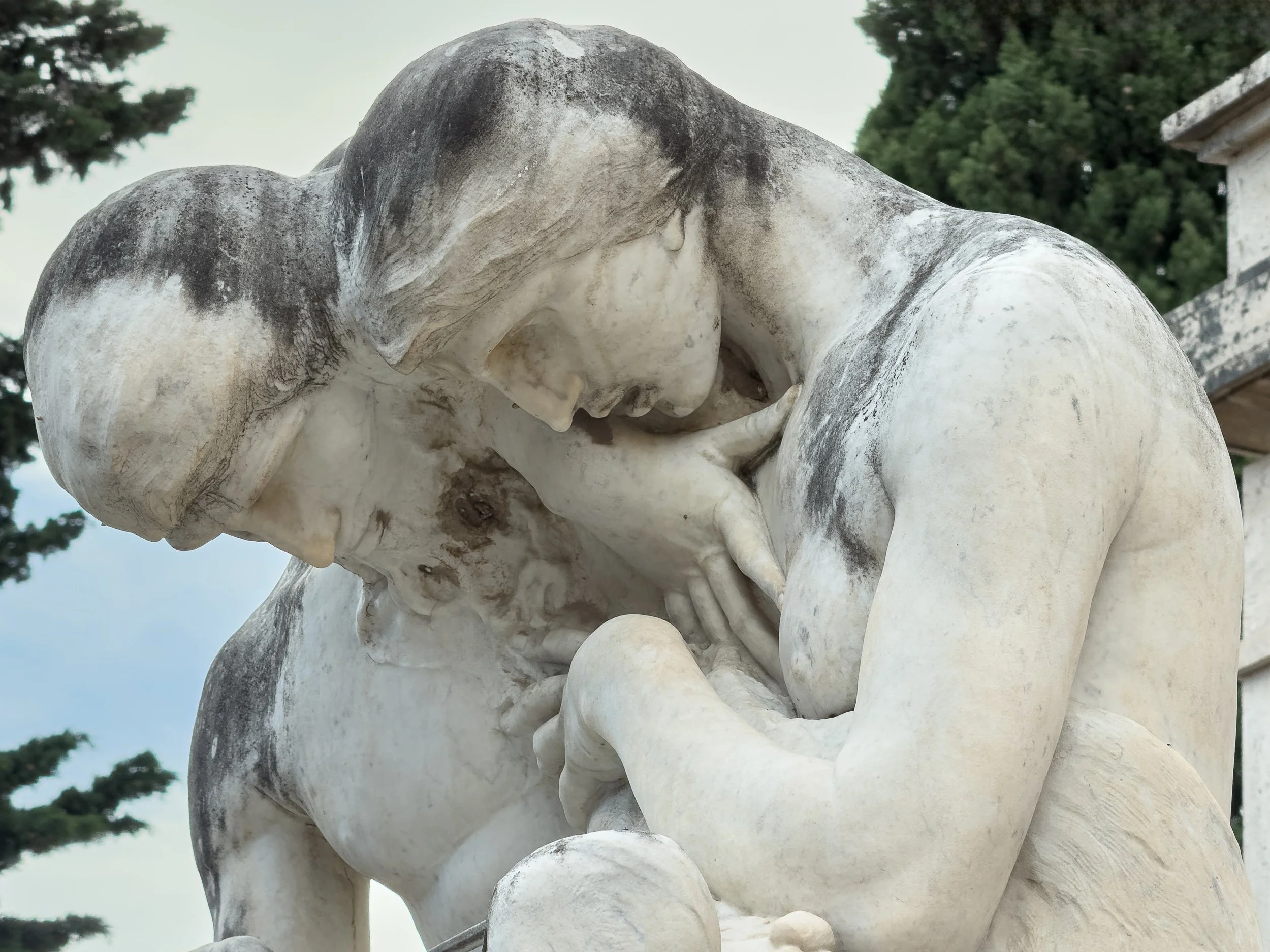 Tomba monumentale di Raffaele Uccella 9