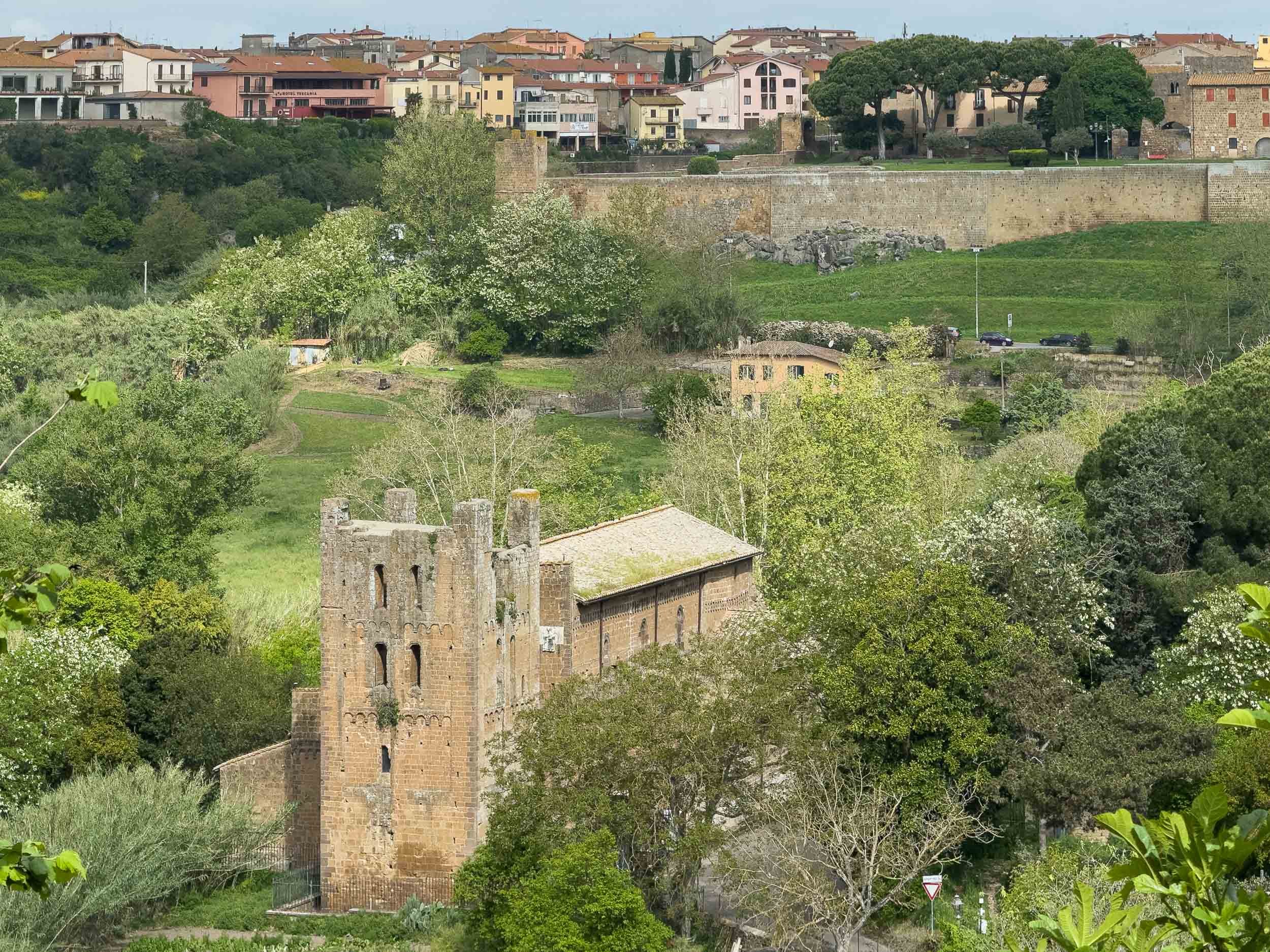 Chiesa di San Pietro a Tuscania-26.jpg