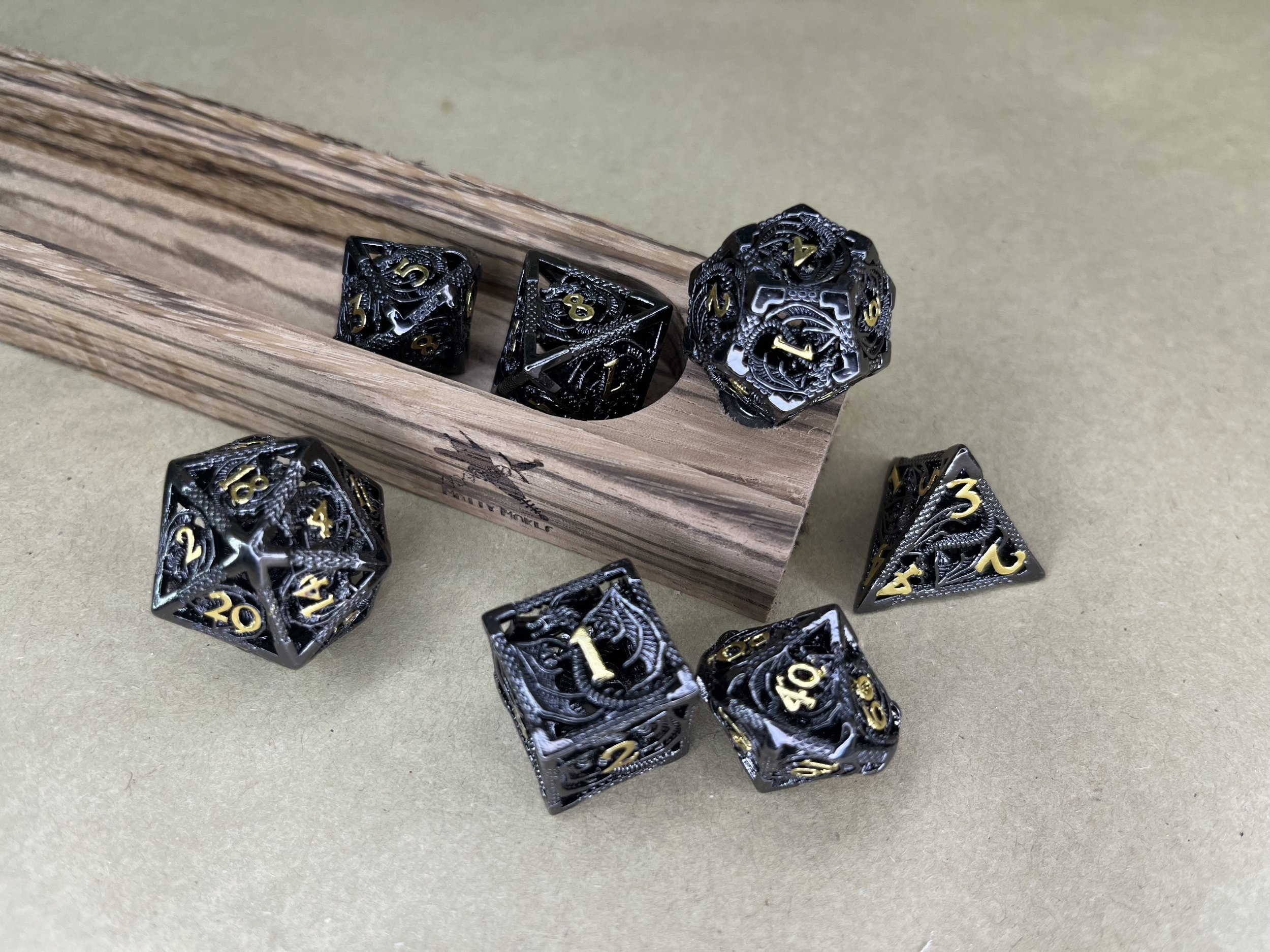 Black Dragon Hoard - Hollow Metal Dice