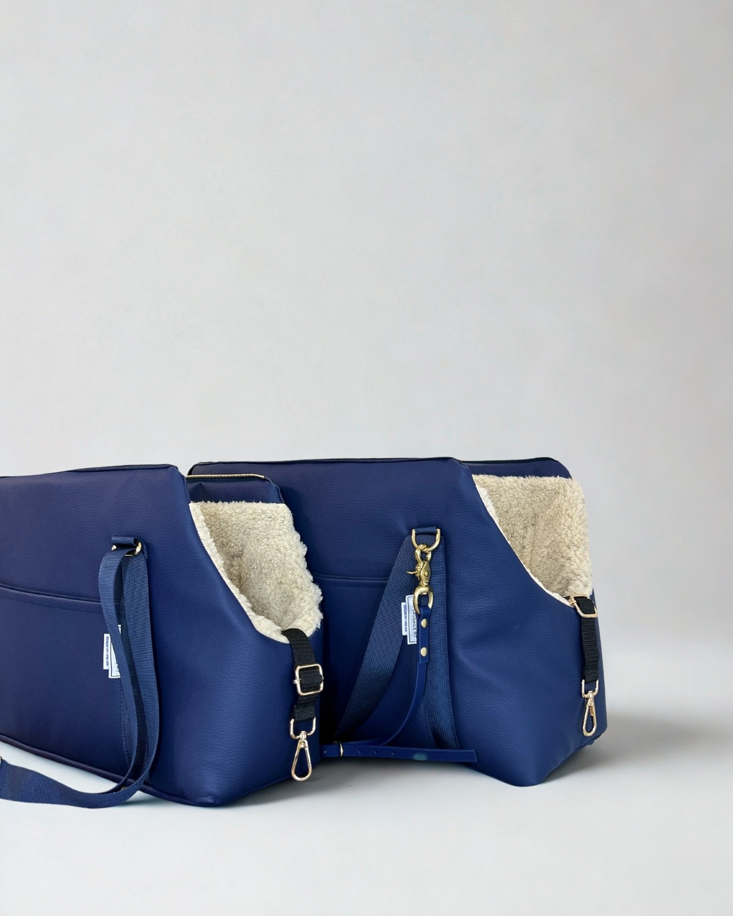 19:00 Tonight ⏰

Navy &amp; Taupe Soho Carriers will be uploaded to the website 🙌🏼
.
Their website pictures are all up already so have a nosy &amp; sign yourself up to the waitlist so we can send you an email reminder! As with our first Soho launch