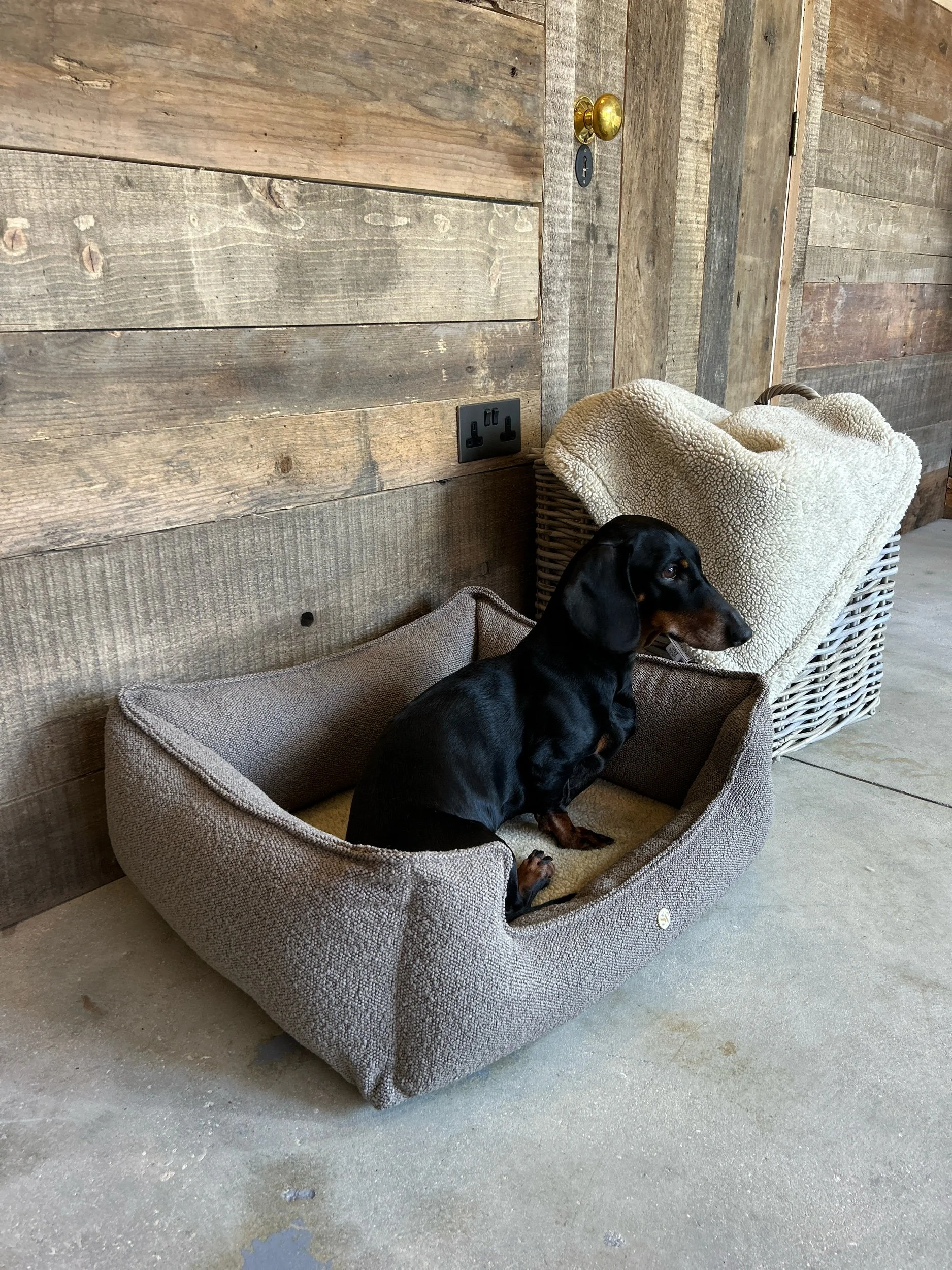The Burford Bed- Mocha Boucle