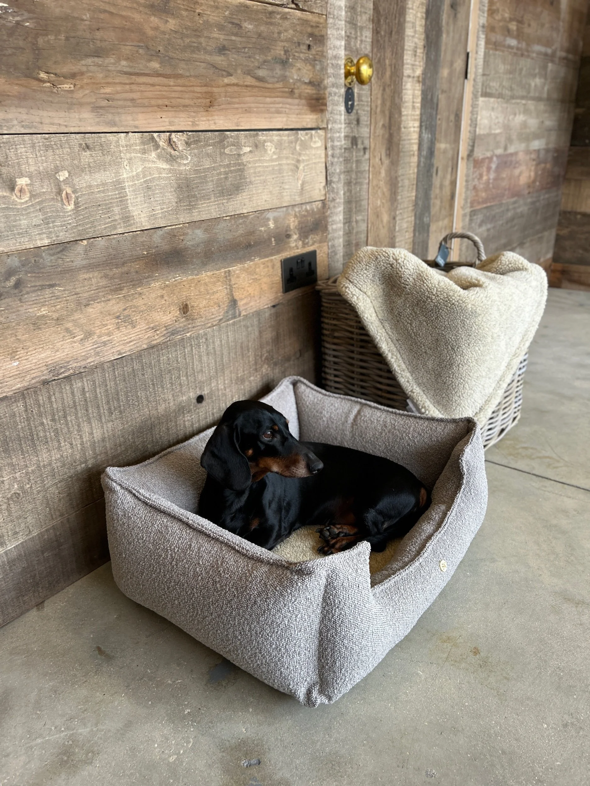 The Burford Bed- Oyster Boucle