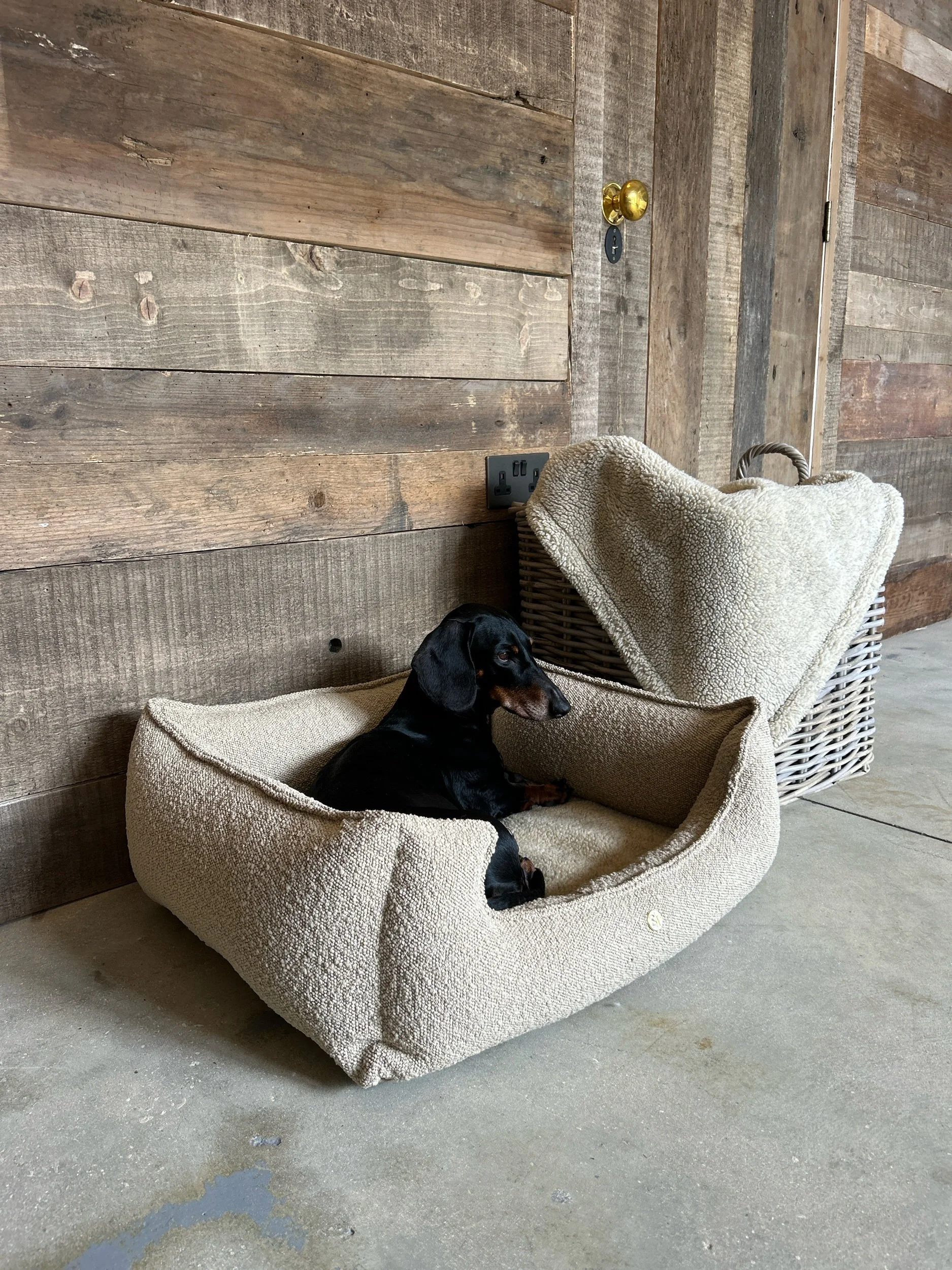The Burford Bed- Biscuit Boucle