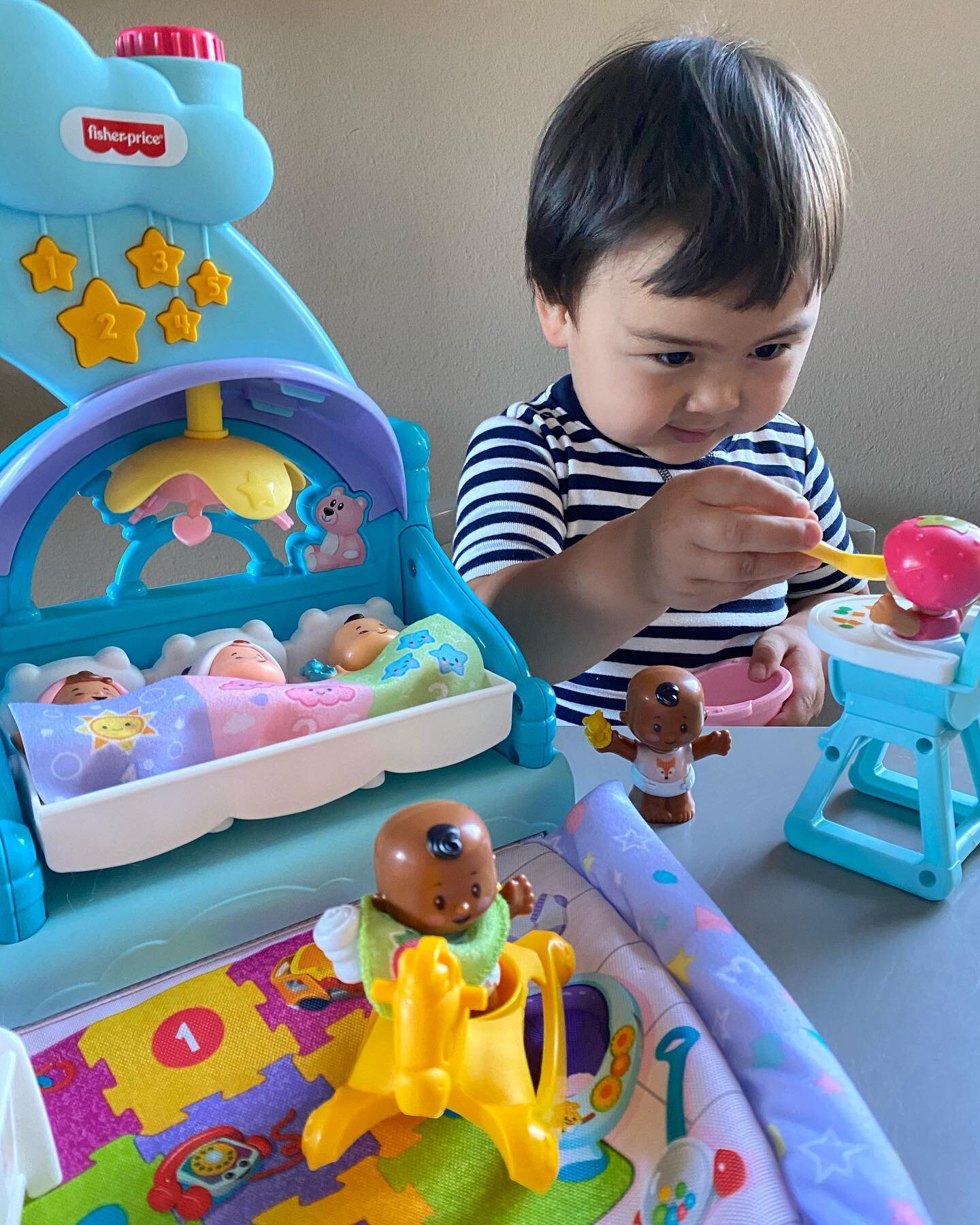 #Ad We are so excited to announce that for the new few months, we'll be partnering with @fisherprice to showcase some of their newest toys. And you guys already know how important I think physical toys are!! 

When I found out that the first toy set 