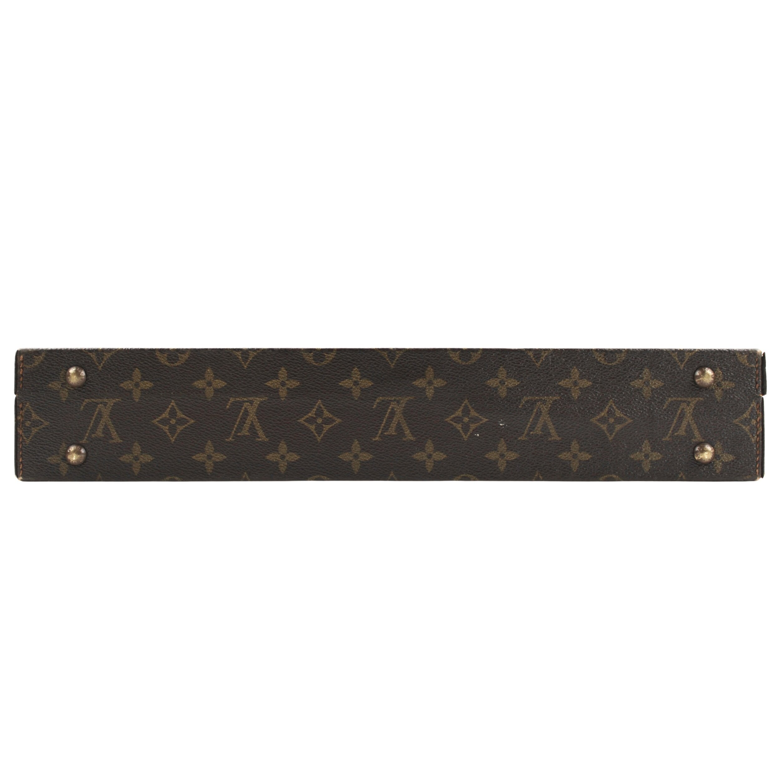 LV+Cash+Trunk+%283%29.jpg