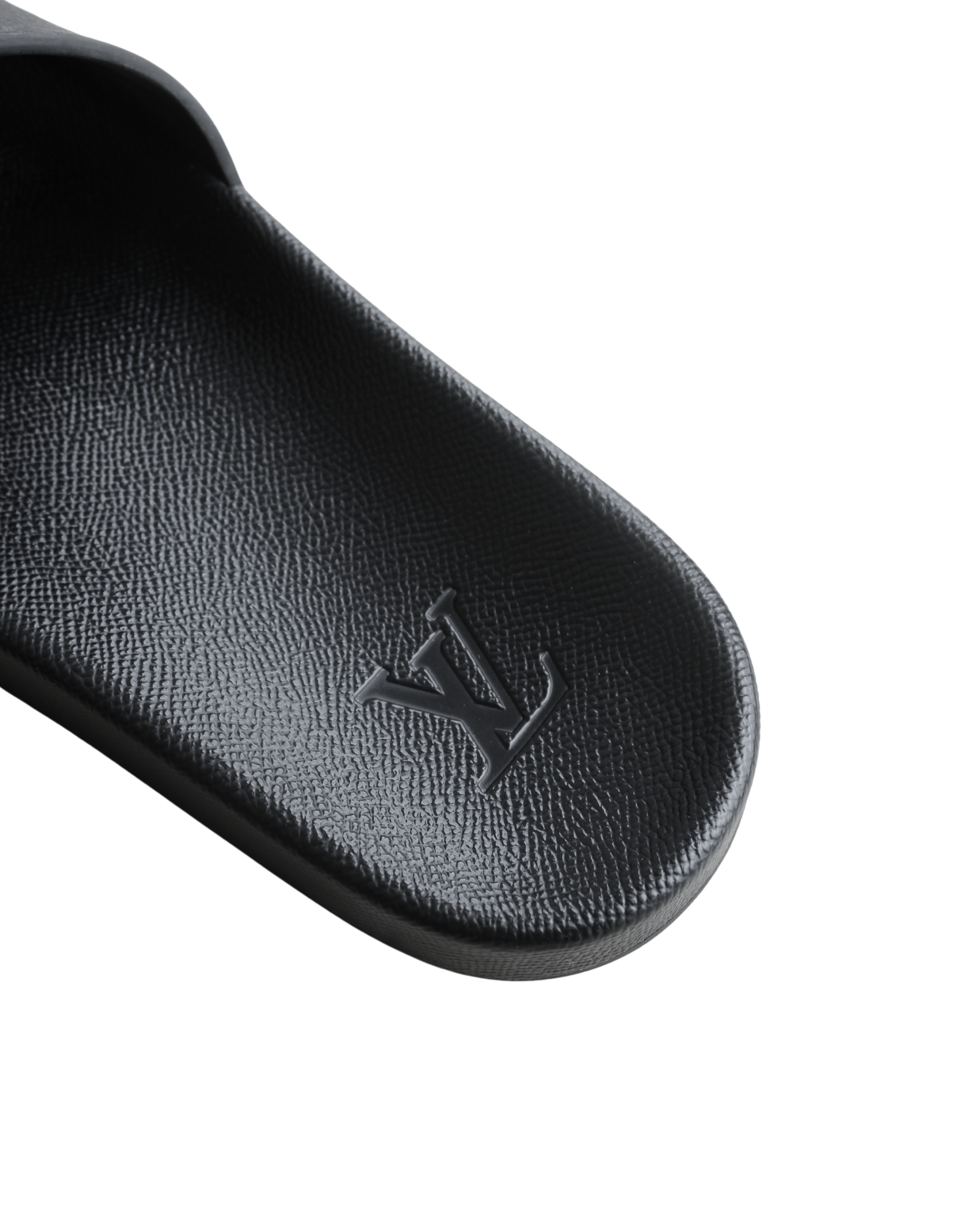 lv slippers.png
