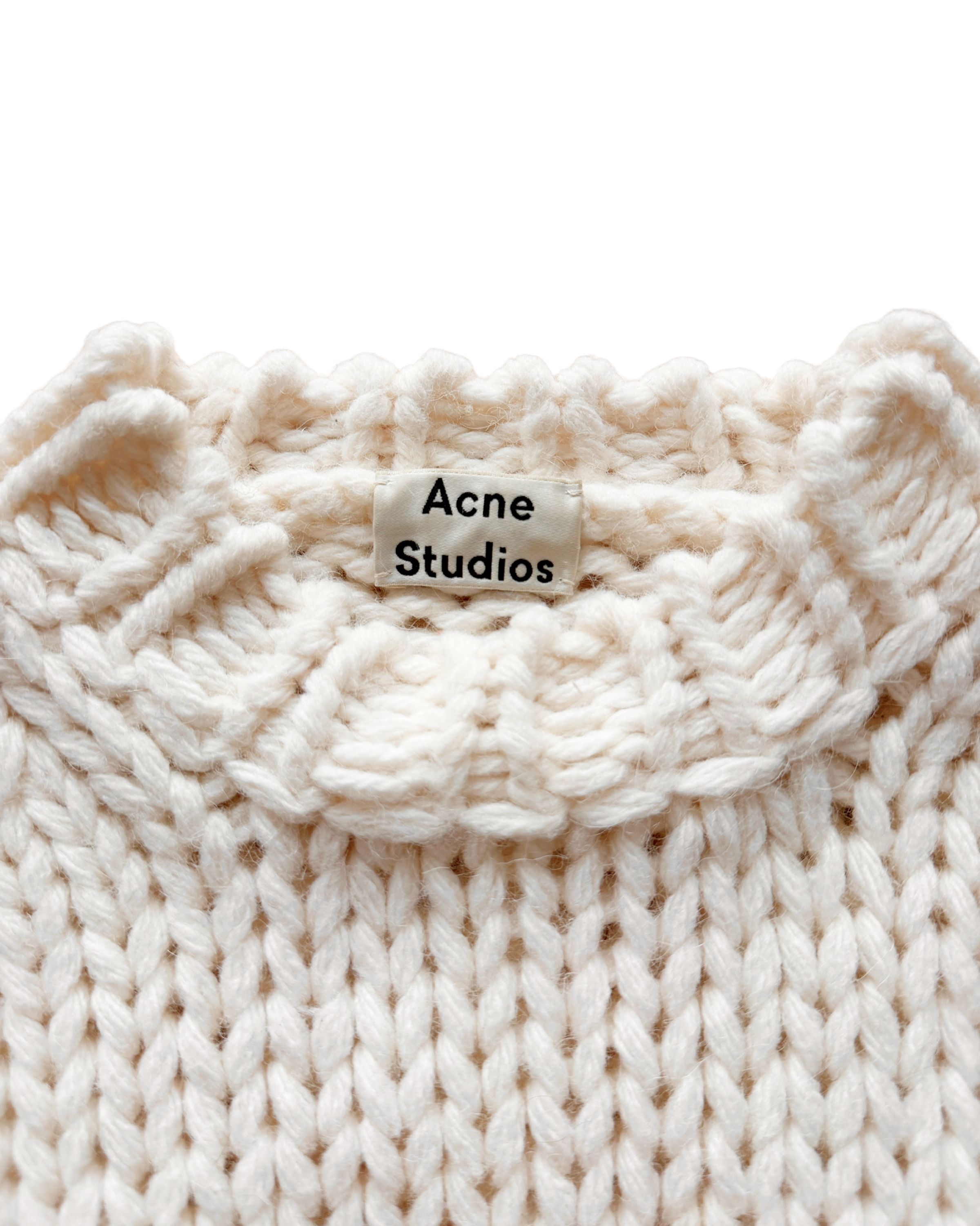acne knit two tag.png