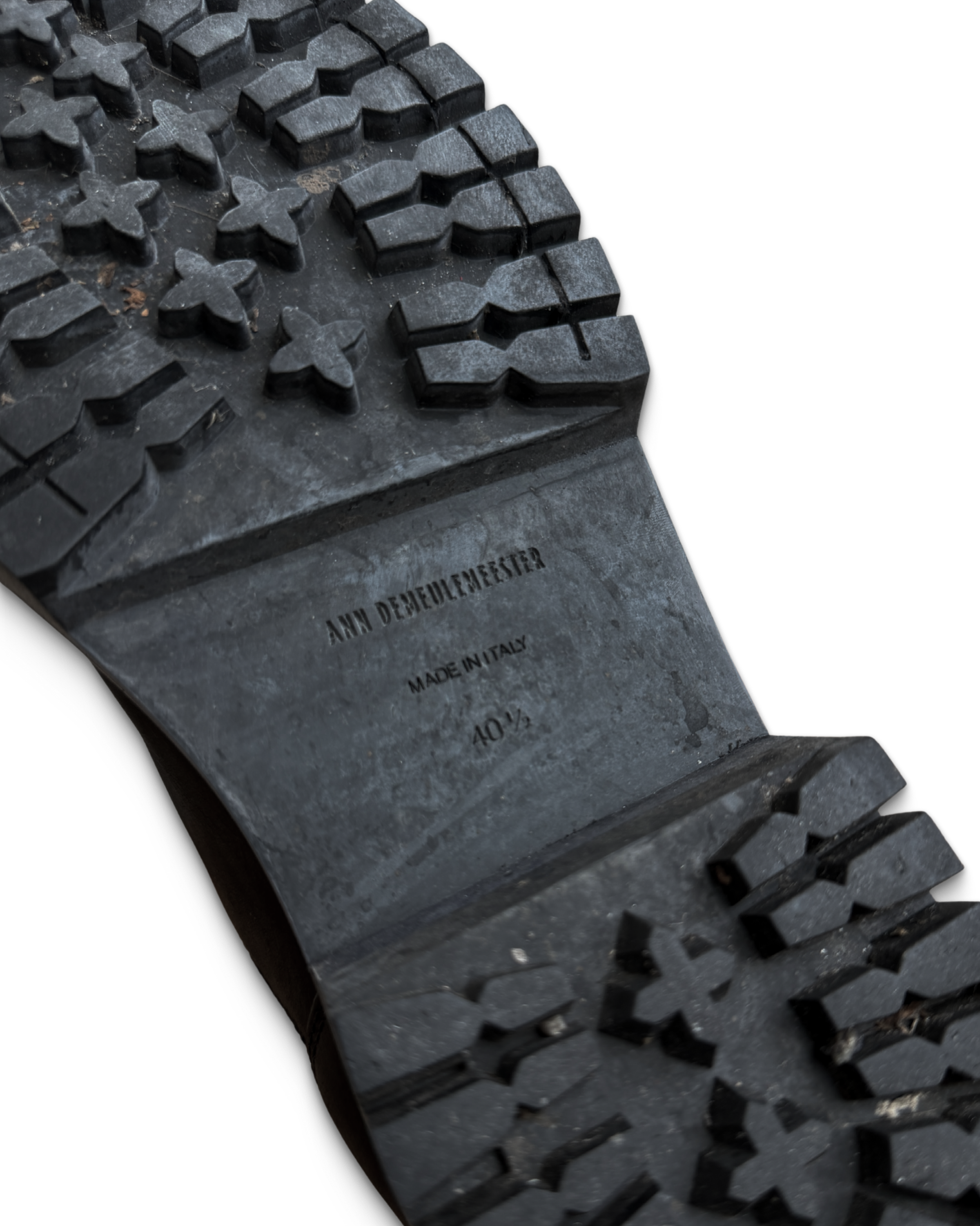 ann d boots detail.png