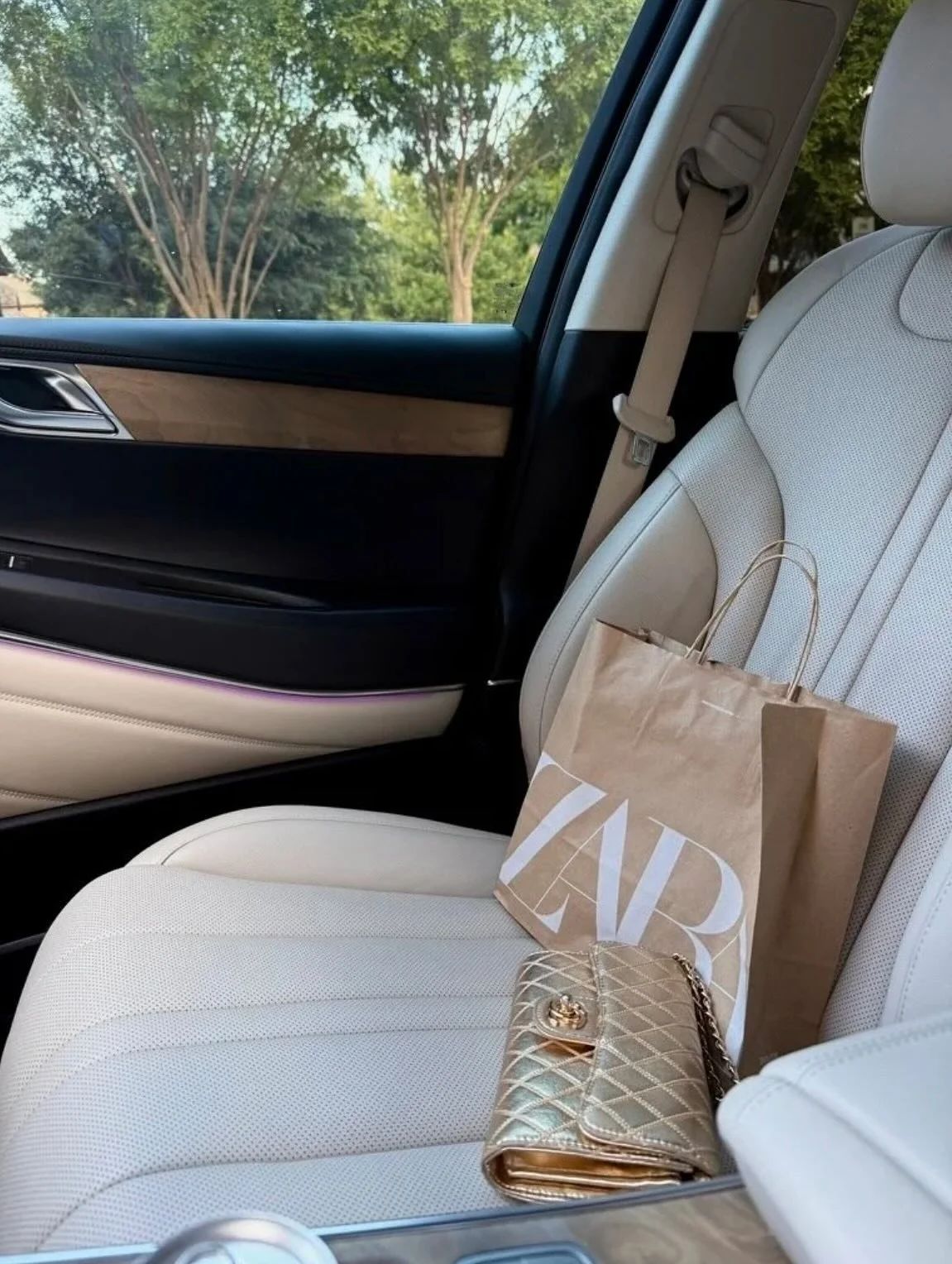 The Dopamine Menu Guide
The “dopamine menu” is a personalized list or menu of activities, curated to boost your dopamine without relying on addictive habits like doom scrolling on social media. The idea of this list of actions comes from