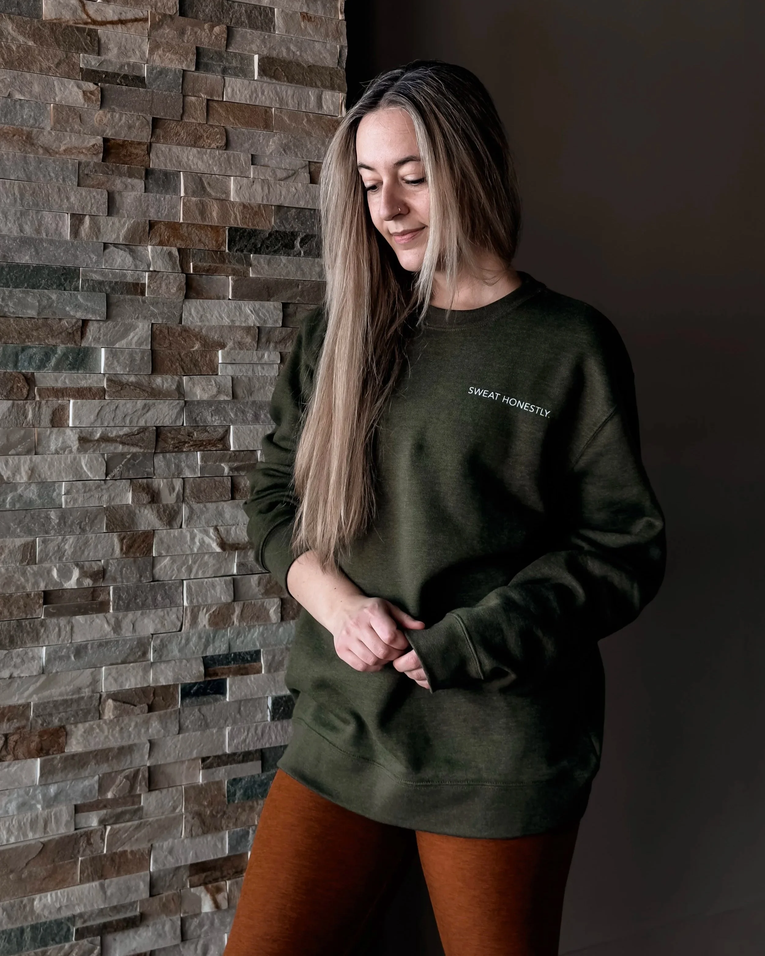 Sweat Honestly Crew Neck ・ Olive