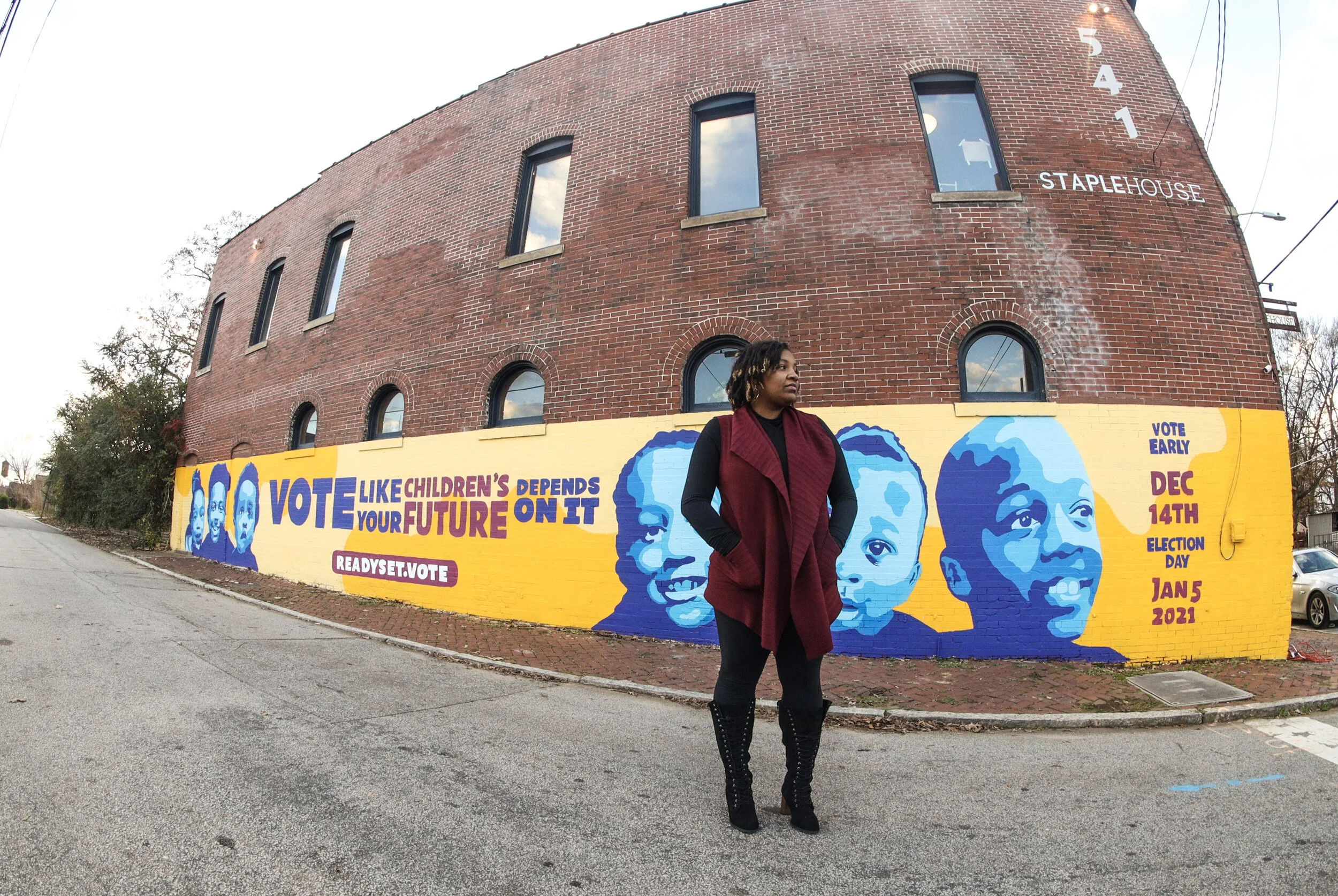  Mural painted by Aysha Pennerman (IG: @artbyayshapen; Photo by Fulani Jabri (@fulanigjabri) | Commissioned by Culture Surge 