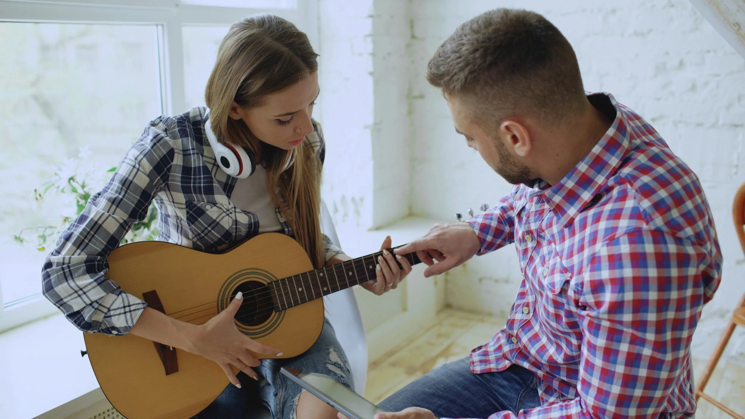 The Benefits of Private Music Lessons vs Group Lessons