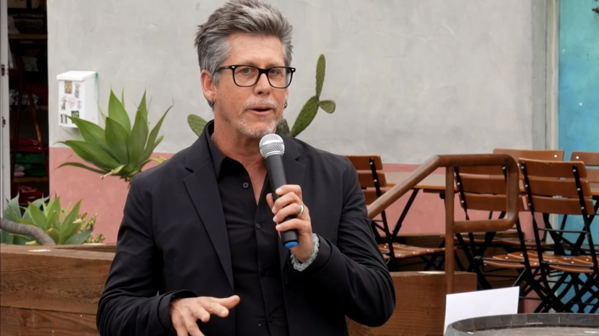 Jeff Gaddess – Moverse con Dignidad (“DignityMoves”)