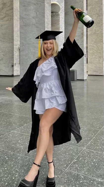 ¡Felicitaciones Kayla - Woo Hoo!