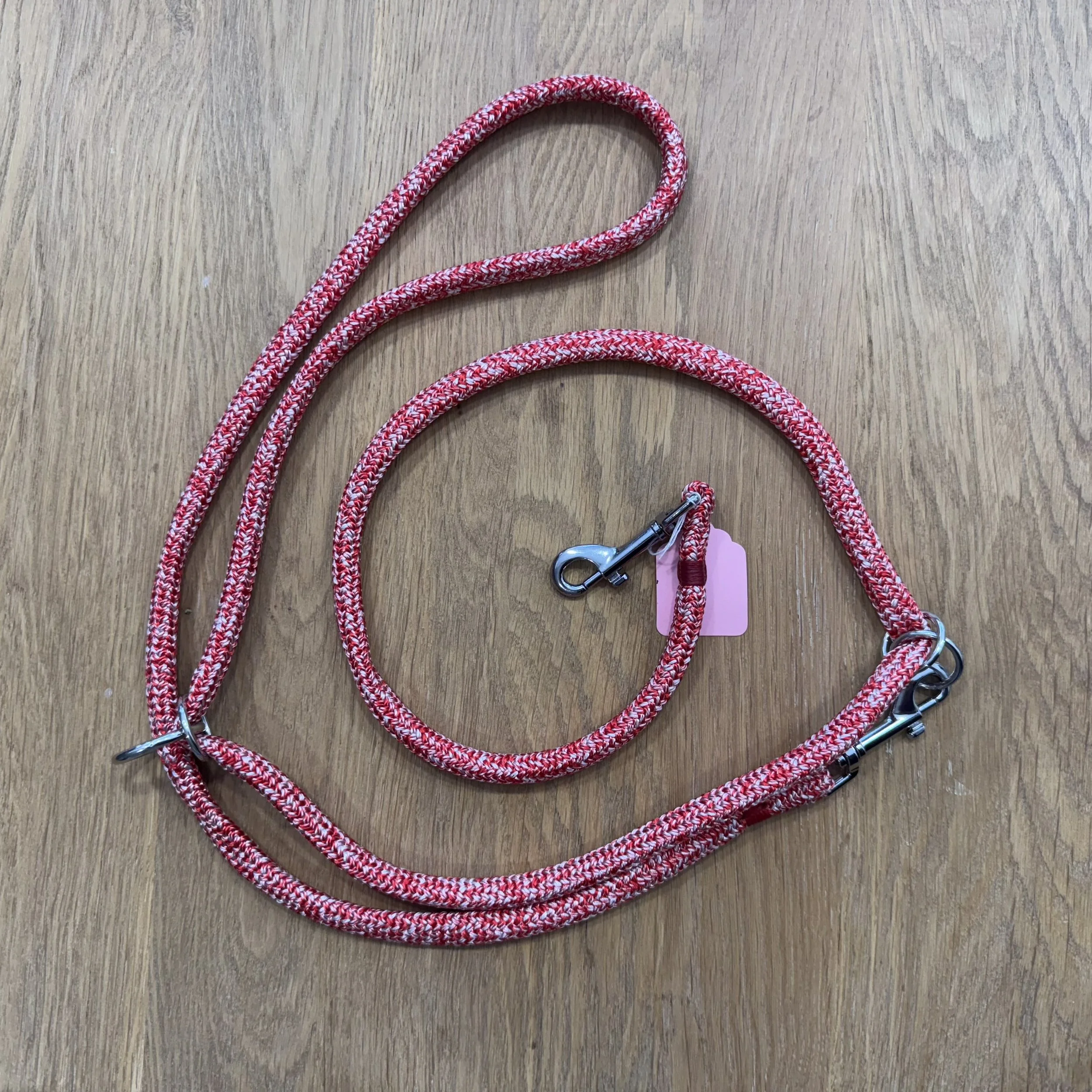 Red and White Adjustable Lead