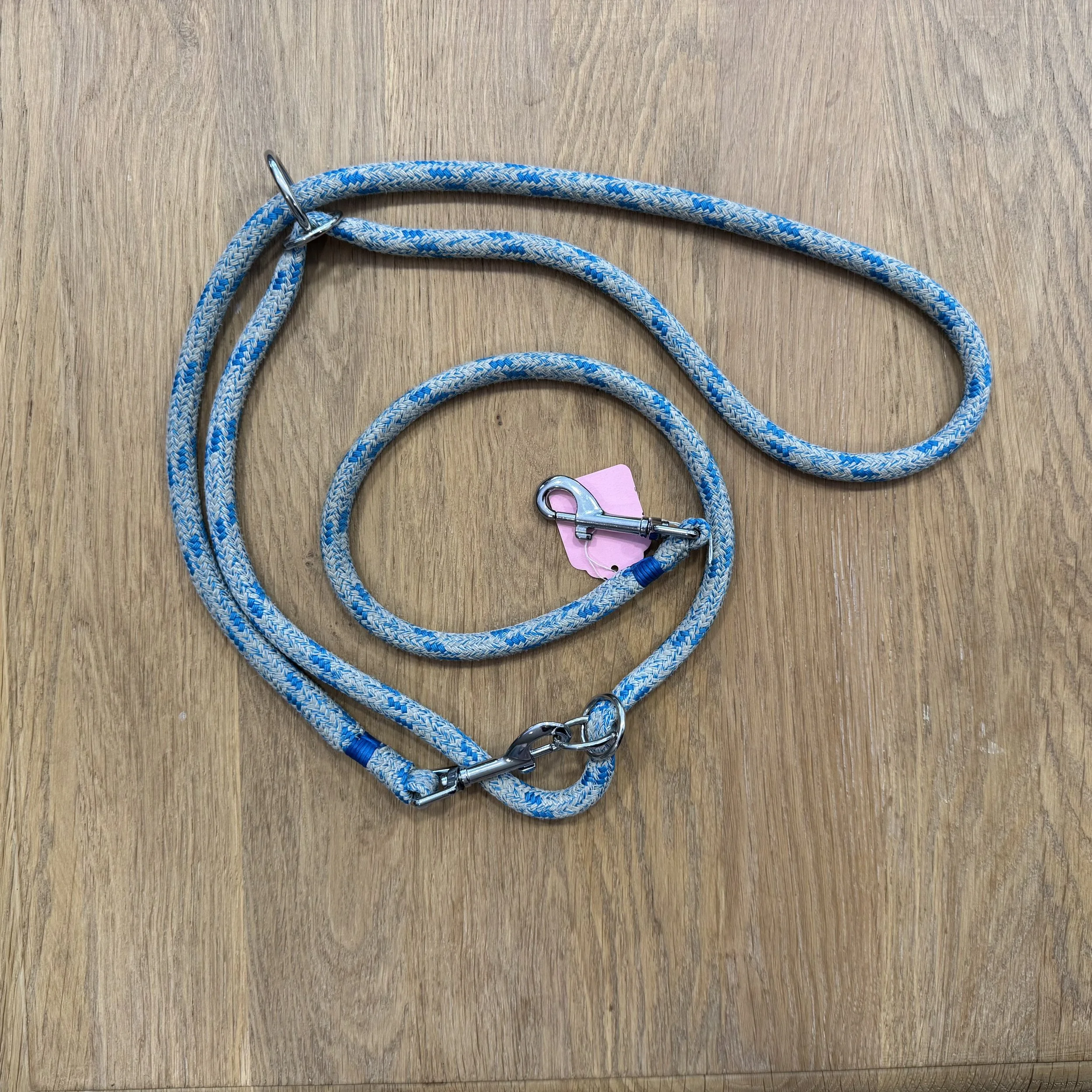 Blue and off White Adjustable Lead