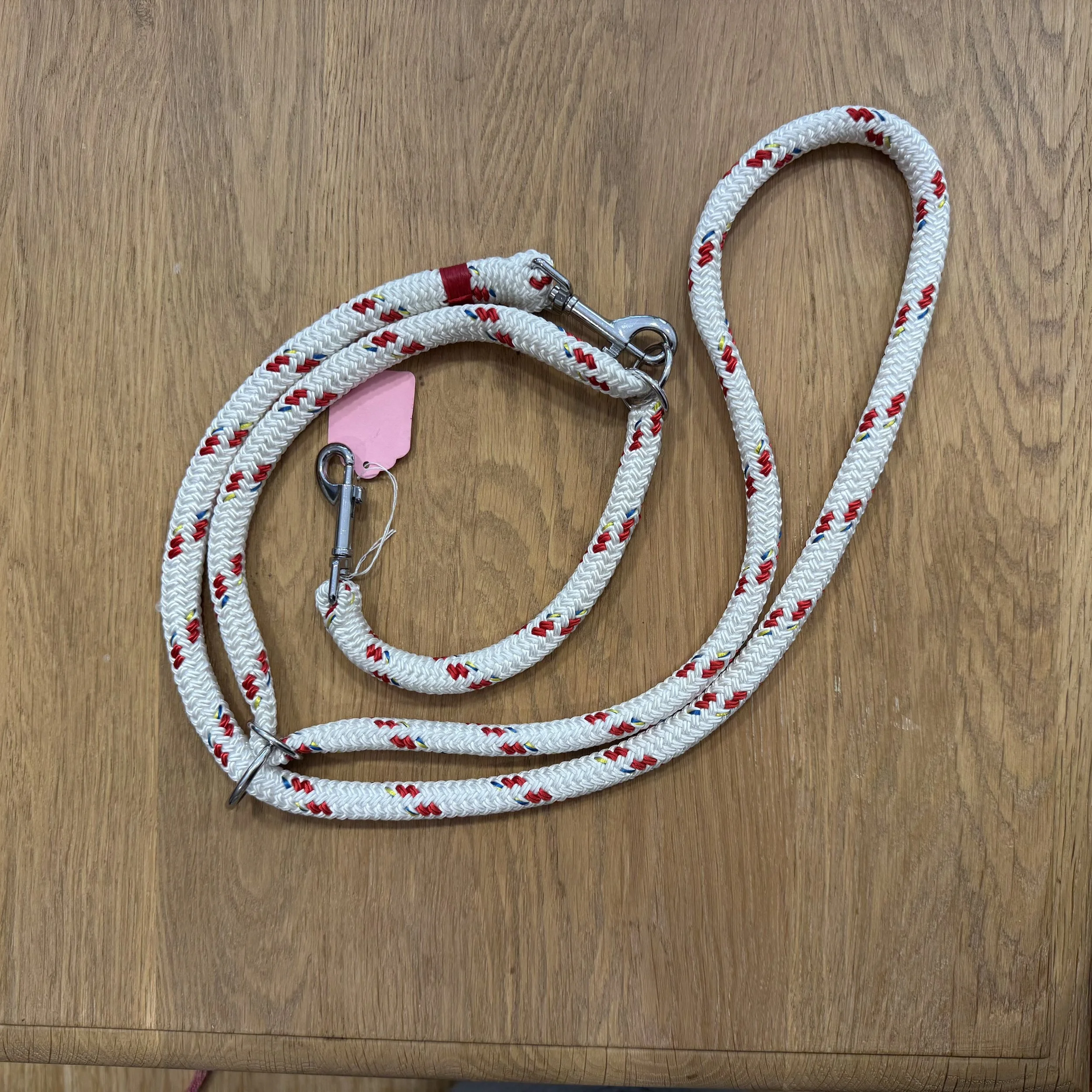 Red and White Adjustable Lead