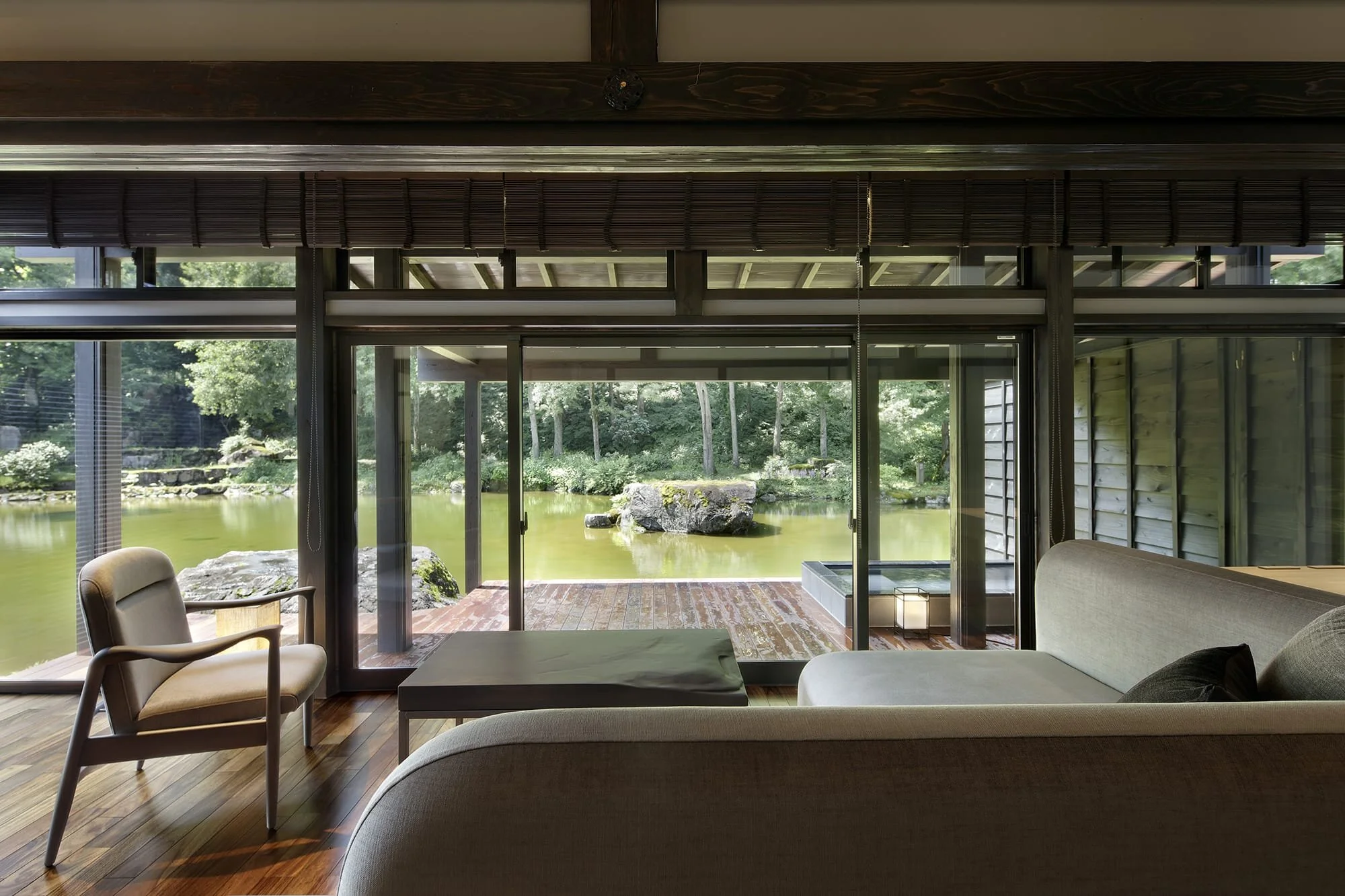 地元の豪農の屋敷など８つの古民家を移築し 文化財にも指定された老舗旅館 温泉御宿 龍言 をリニューアル Stella Travel