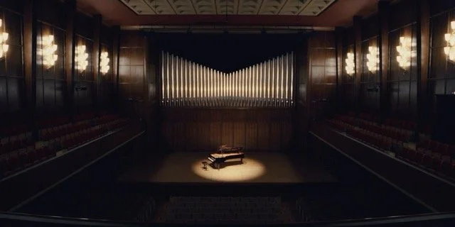 longversion_16_9_a_withsubs_logooutro_00010501 - Moyenne.jpeg