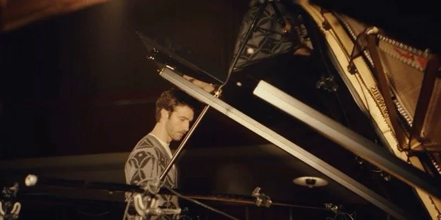 longversion_16_9_a_withsubs_logooutro_00011511 - Moyenne.jpeg