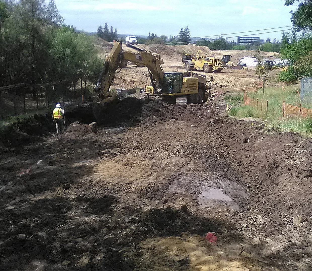 Kinross entrance clearing 4'25