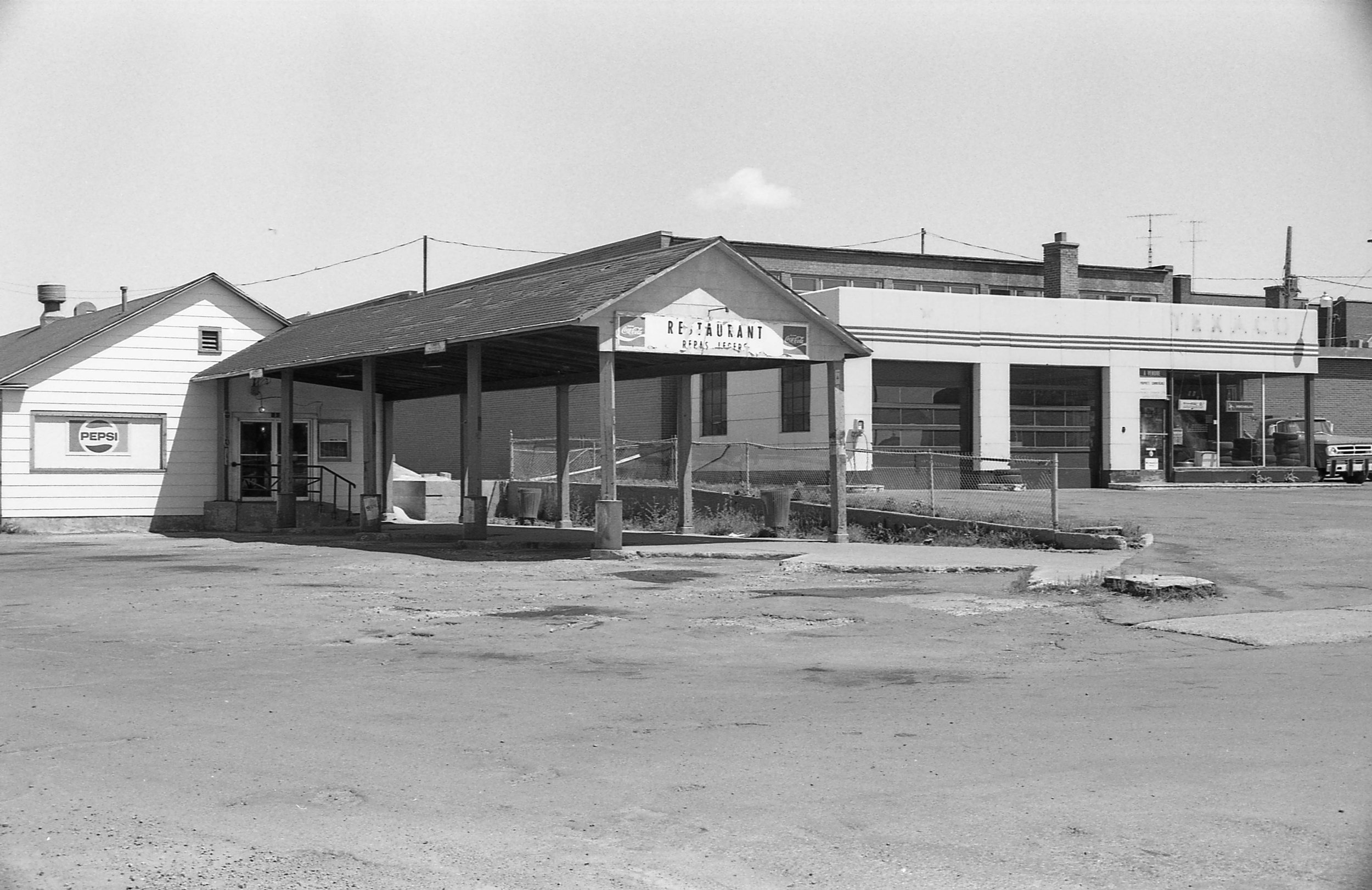 Building / Édifice (1978)