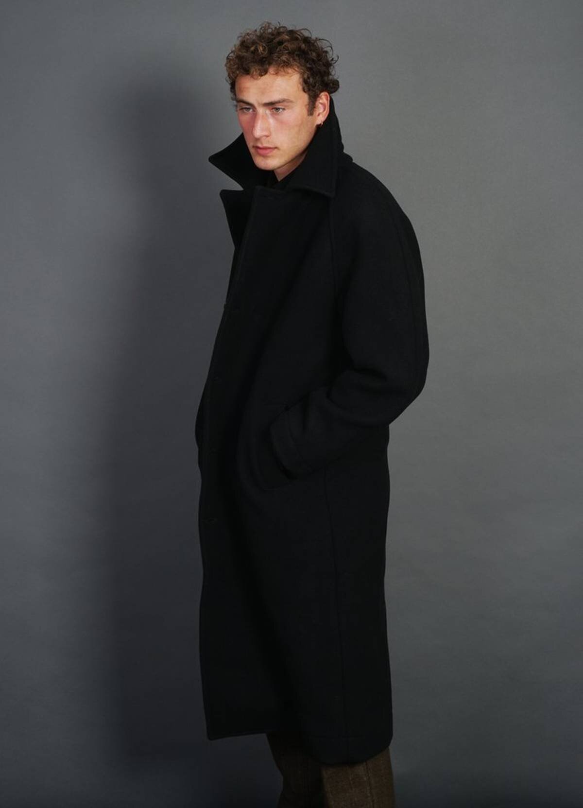 AW19-hansen-look-sigfred-coat-black-4_1024x1024.jpg