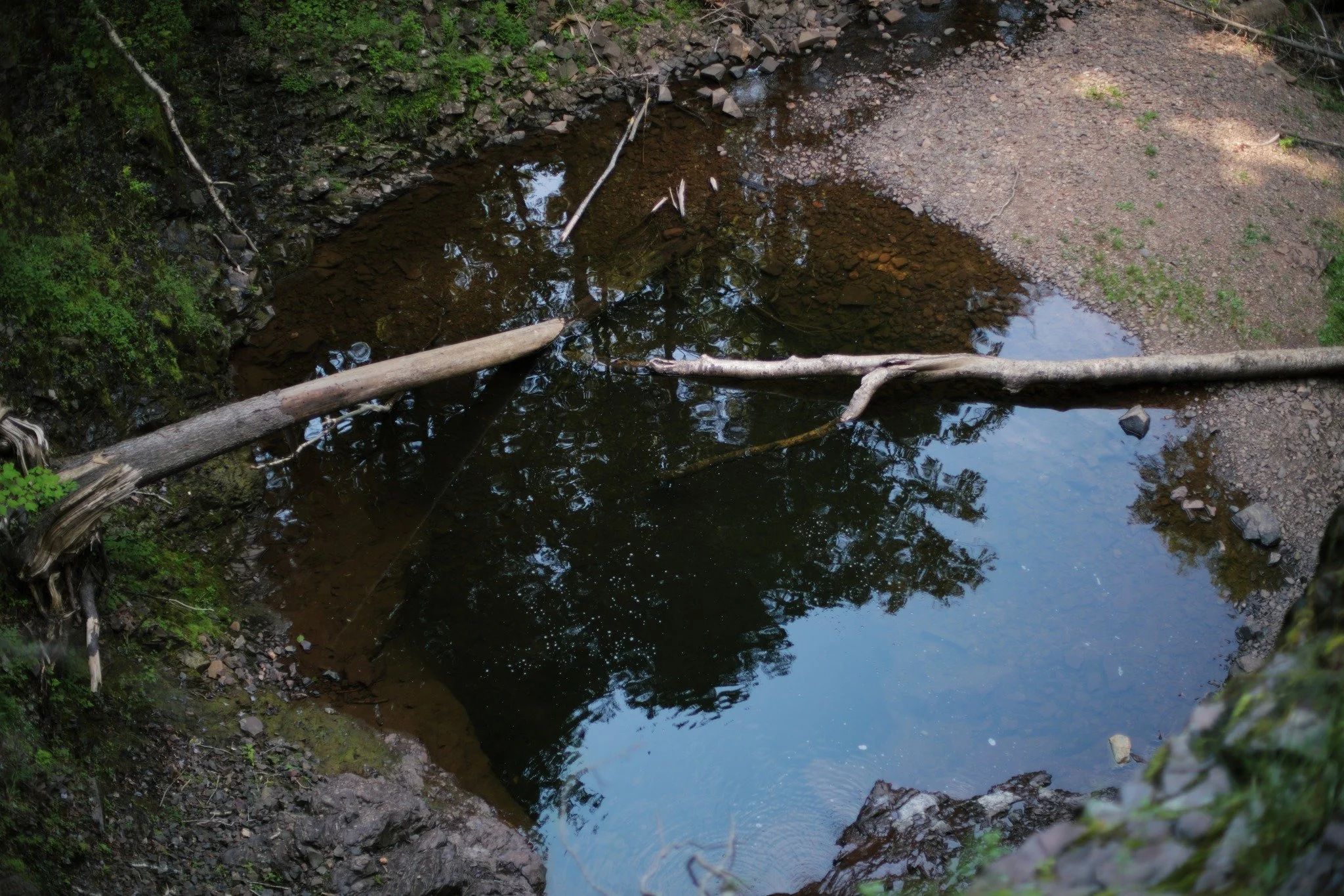 STEEP SILLS &mdash;&mdash; There's a terrible beauty in the abrupt way down. The big drops of backwoods waterfalls dig deep, dark ponds from otherwise shallow streams. St. Croix Cove Falls thunders off this rocky lip, pounding into solid rock these c
