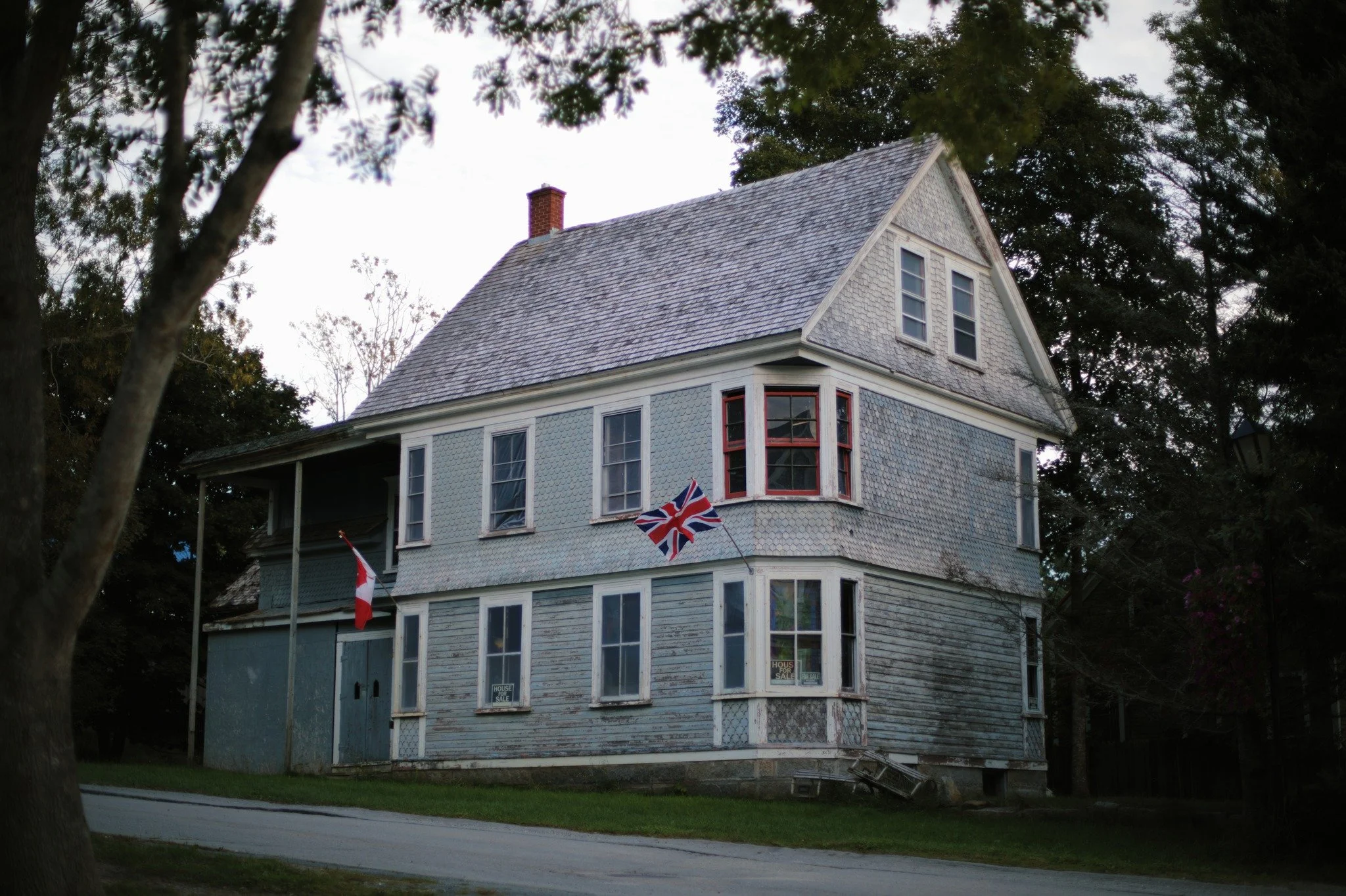 WEALTH THAT WAS &mdash;&mdash; The curse of Shelburne has been its greatest blessing to this day. Built with dreams of being the city centre of Nova Scotia, it was one-time bigger than Halifax, peaking at 10,000 residents in the 1780s. That growth wa