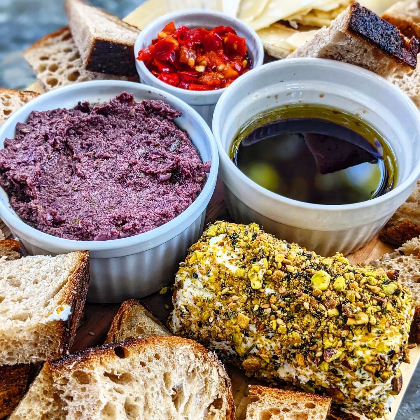 Simple pleasures ✨

We're all about convenience at DGD. This spread took about 5 minutes to put together yet was bursting with all of the addicting flavours. Our dips + dukkah instantly elevate any board so you can spend more time eating and less tim