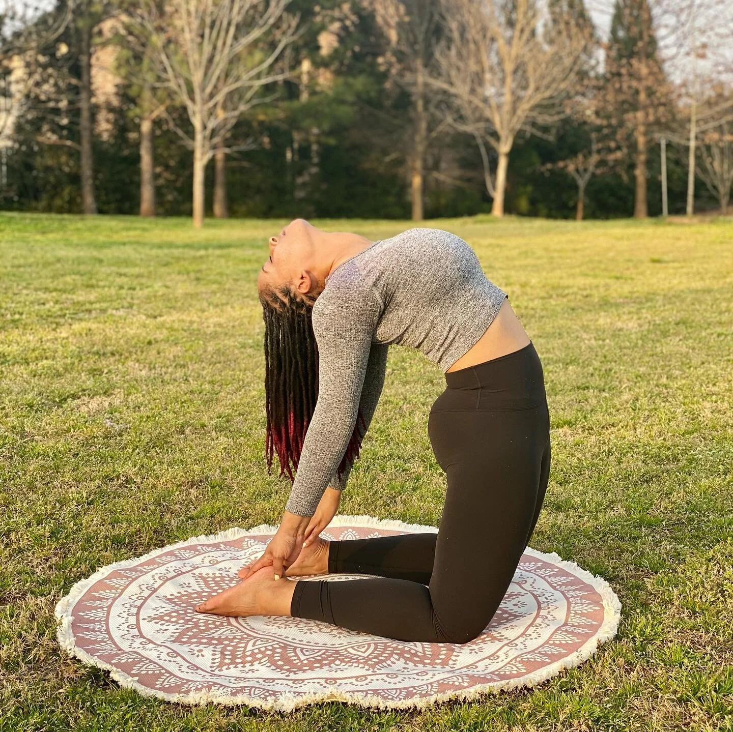 I always have time for a good heart opening pose. Open heart, open mind. 🌸 #bwycspring21