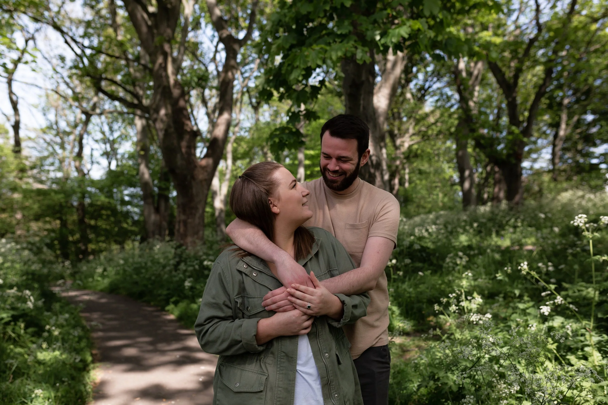 couple photo shoot in tynemouth park 