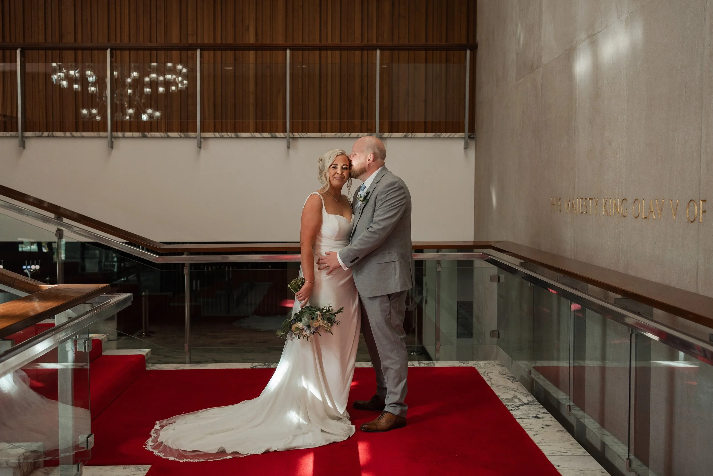 Lauren & Lee - The Crown Plaza - Laura Eddolls Photography -183.jpg