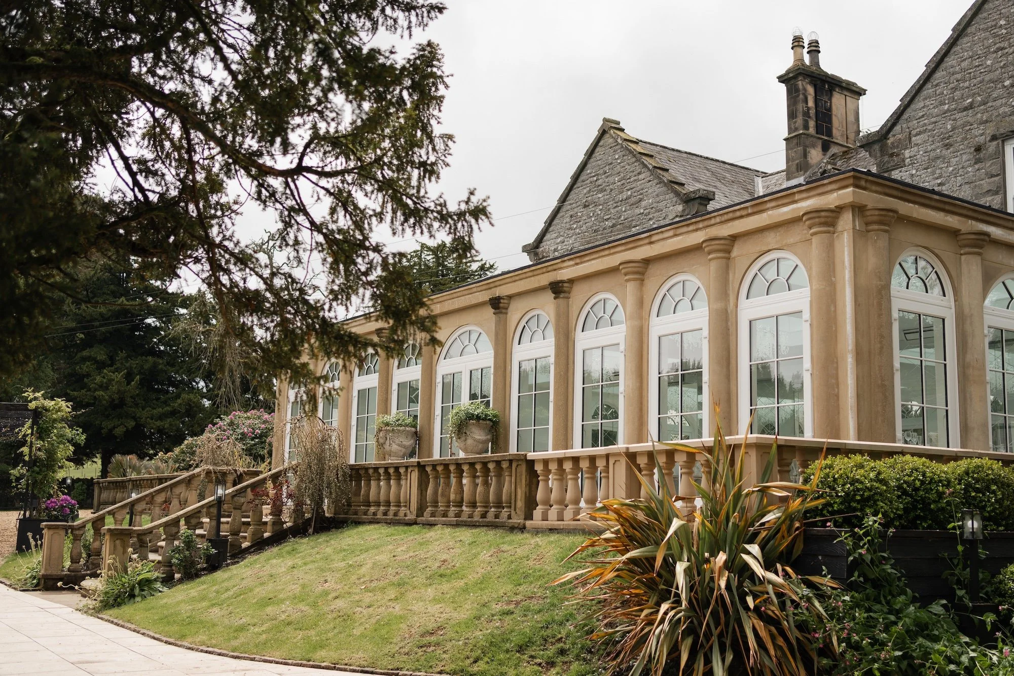 Nicola & shaun - Woodhill Hall - Laura Eddolls Photography 1.jpg